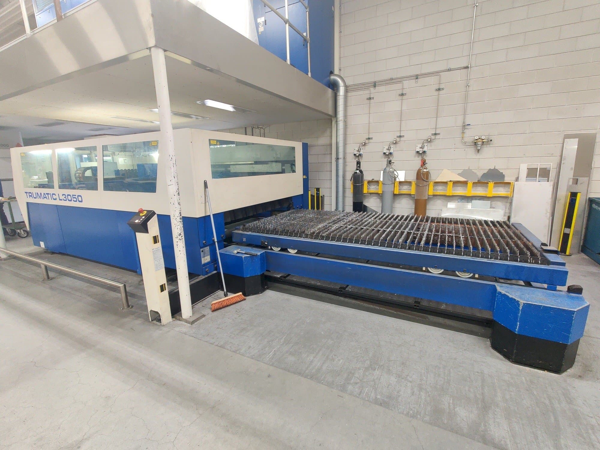 Prikaz  stroja Trumpf Trumatic L3050  sprijeda