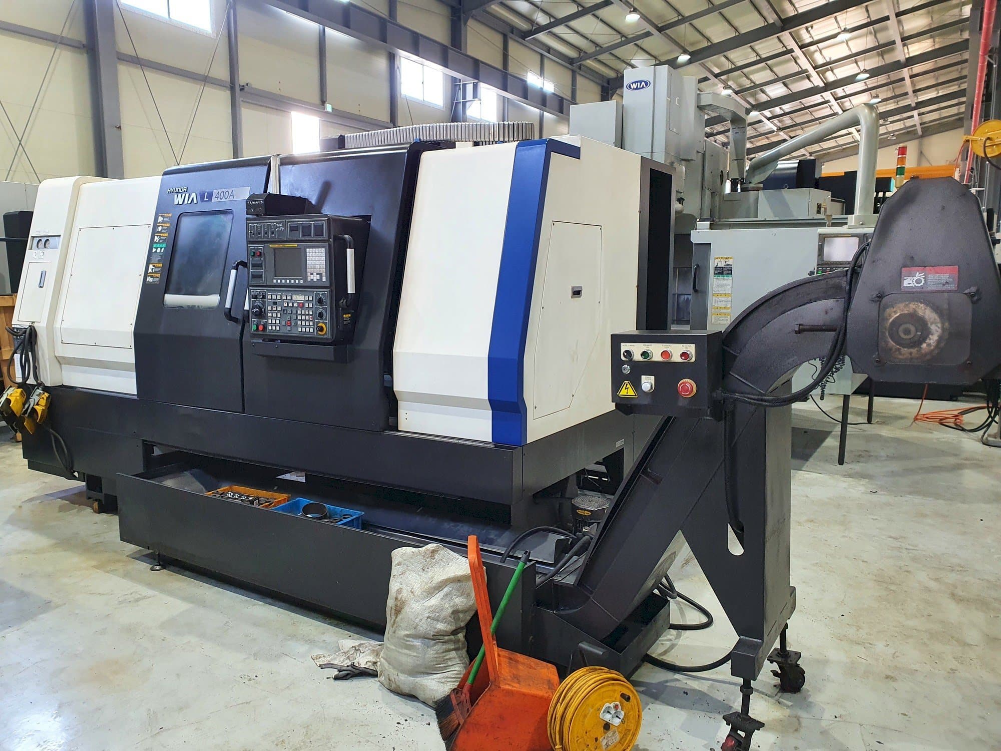 Prikaz  stroja Hyundai Wia L400A  sprijeda