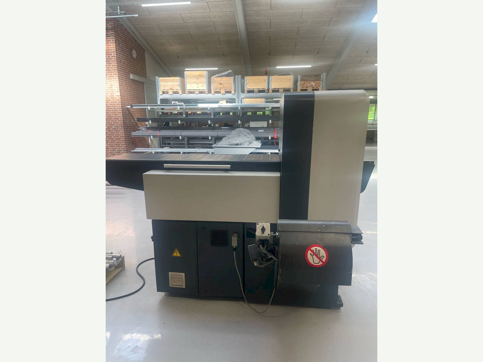 Prikaz  stroja KASTO Verto A2  sprijeda