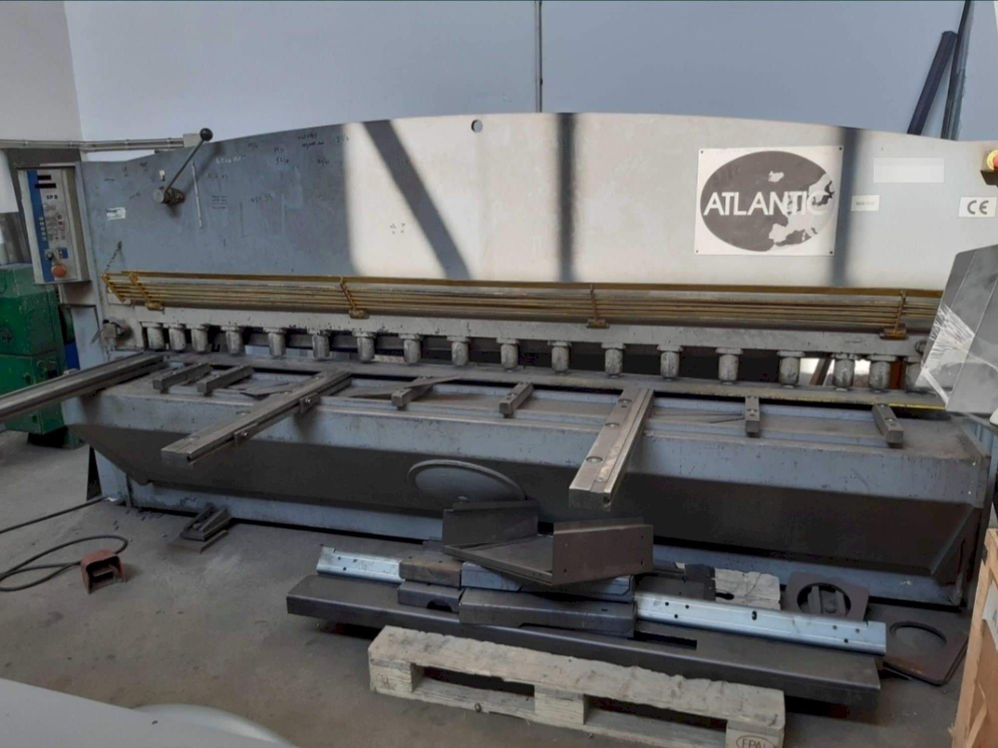 Prikaz  stroja ATLANTIC ATS 3006  sprijeda