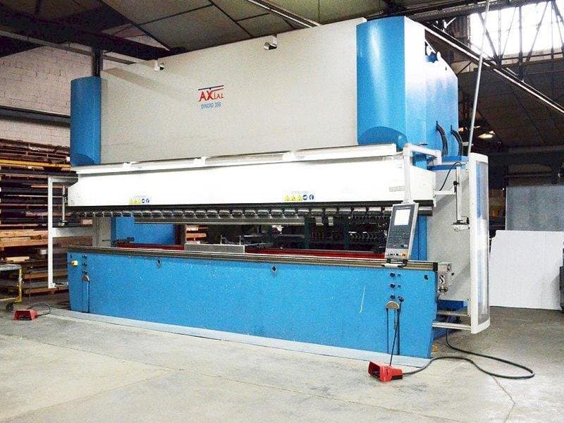 Prikaz  stroja Axial SYNCRO 356  sprijeda