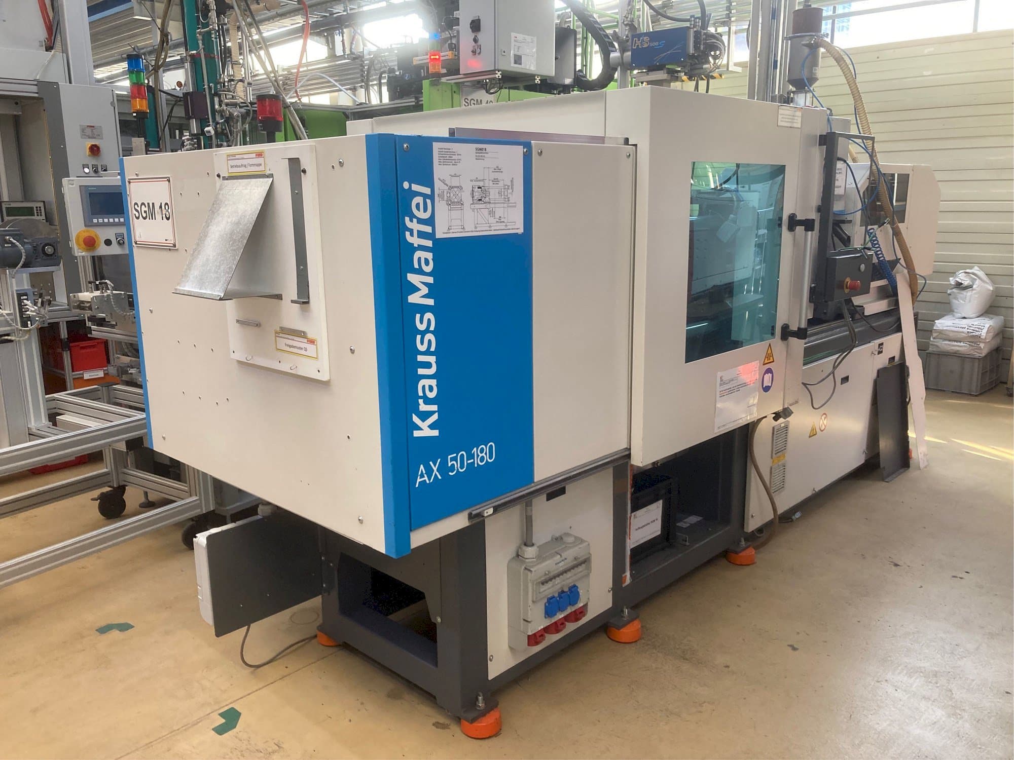 Prikaz lijeve strane  stroja Krauss Maffei AX 50-180