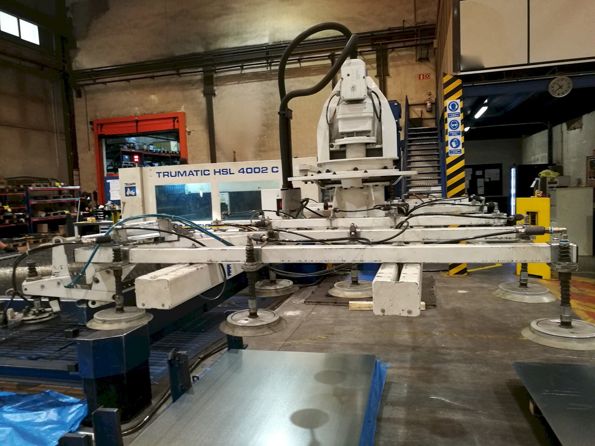 Prikaz  stroja Trumpf TRUMATIC HSL 4002 C  sprijeda