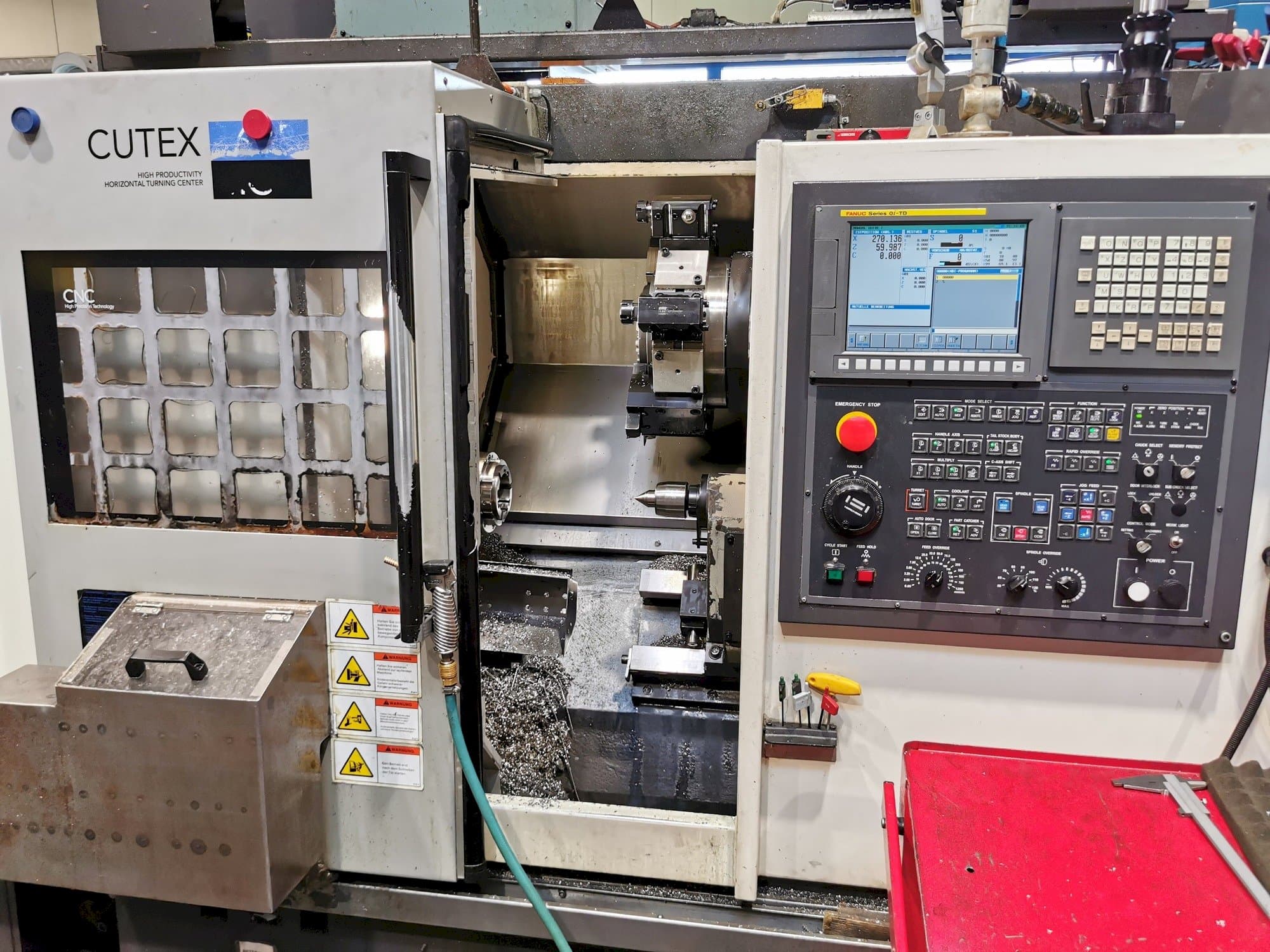 Prikaz  stroja HWACHEON CUTEX 160B MC  sprijeda