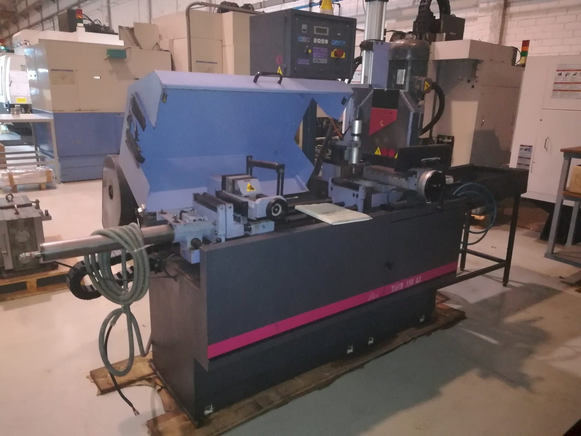 Prikaz  stroja MEP TIGER 350 AX  sprijeda