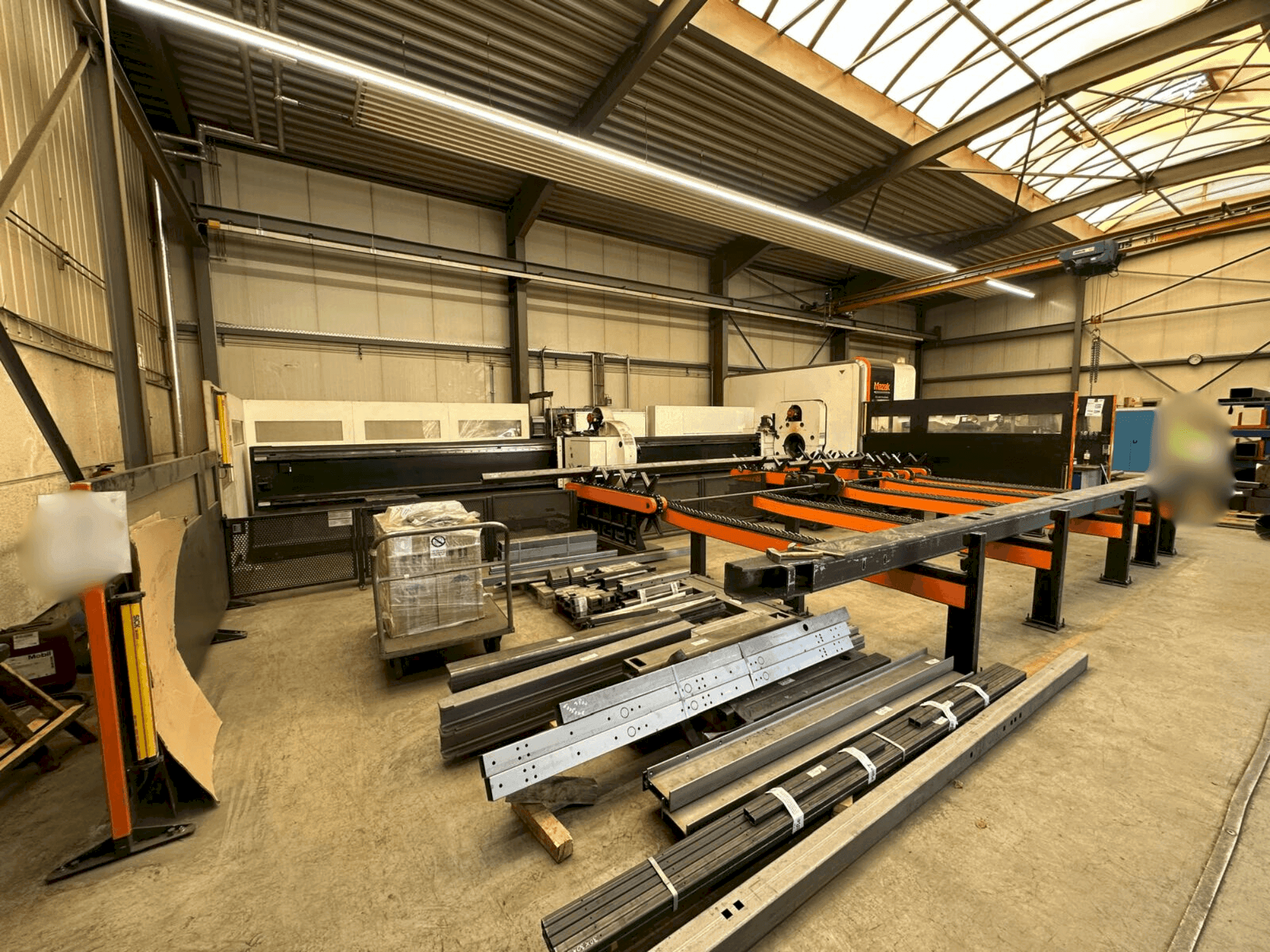 Prikaz  stroja Mazak FABRI GEAR 400 II  sprijeda