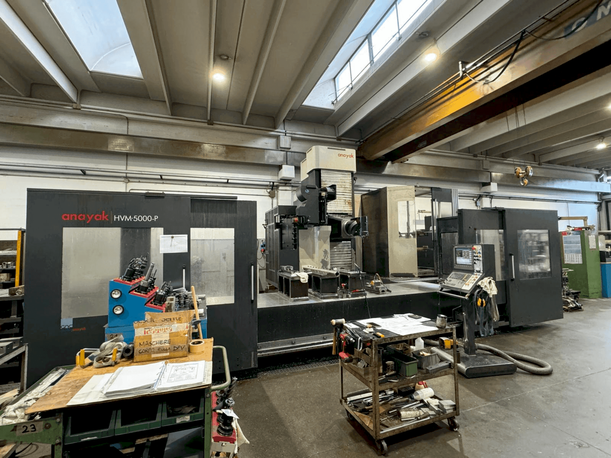 Prikaz  stroja ANAYAK HVM 5000P  sprijeda