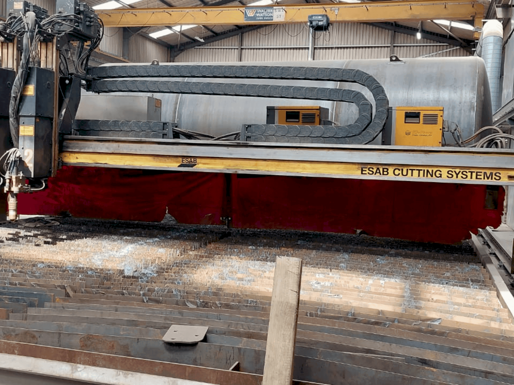 Prikaz  stroja ESAB Suprarex SXE 5000  sprijeda