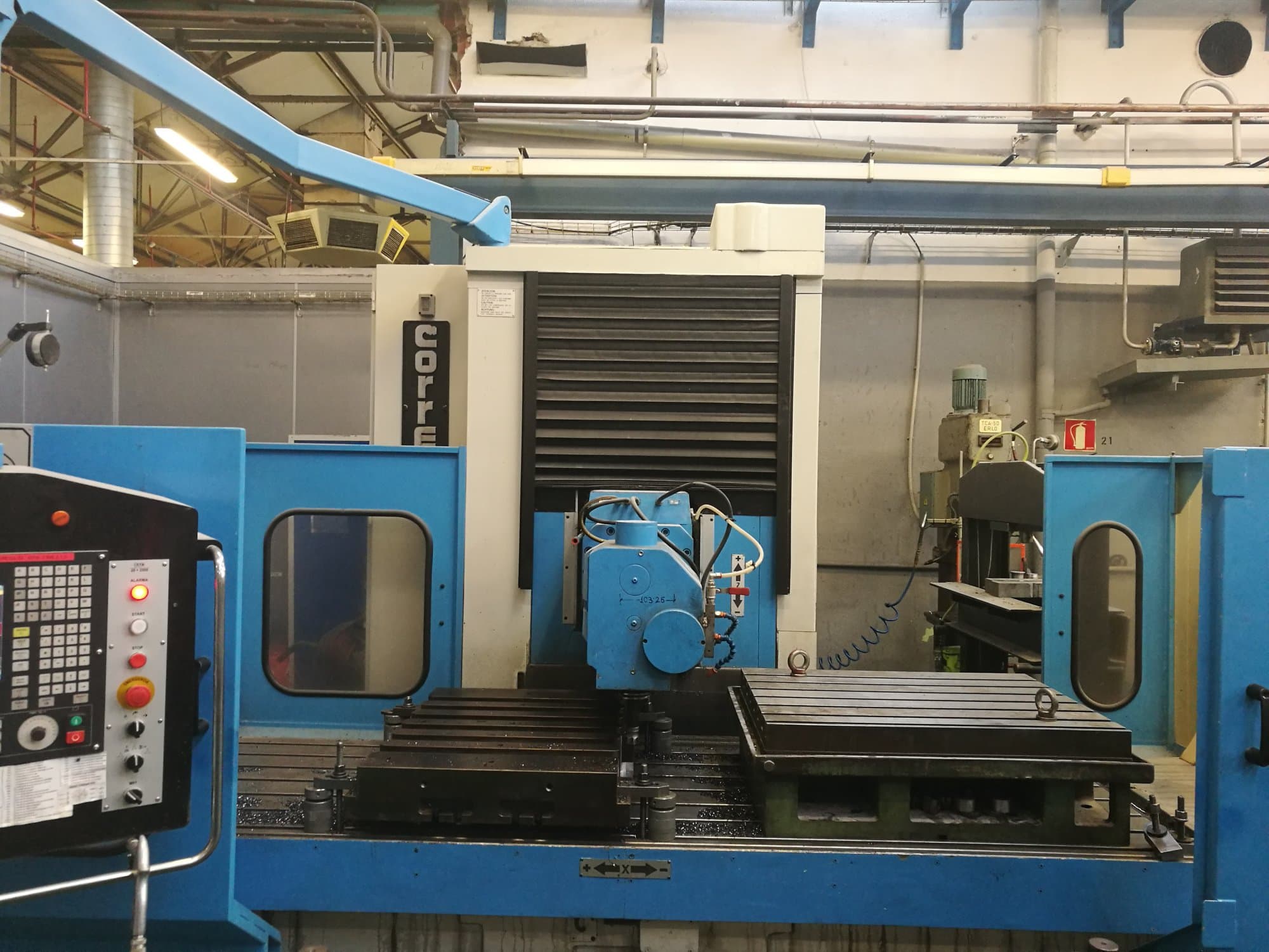 Prikaz  stroja Correa A25-25 sprijeda