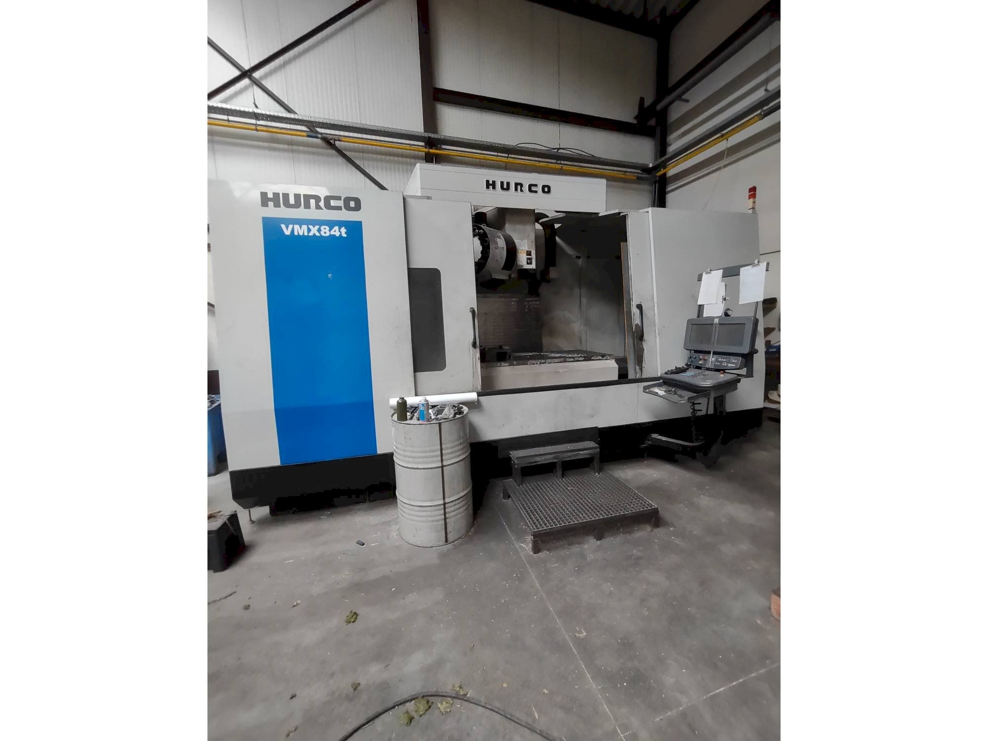 Prikaz  stroja Hurco VMX 84t  sprijeda
