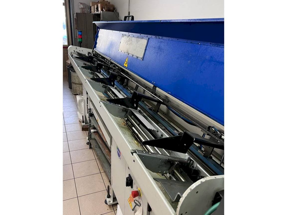 Prikaz desne strane  stroja TSUGAMI HS207