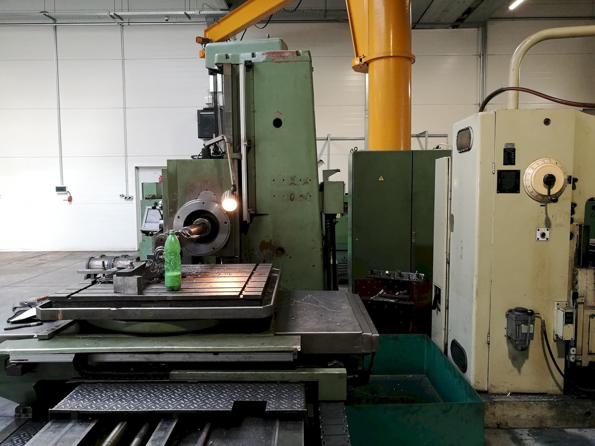 Prikaz  stroja TOS WHN 9B  sprijeda