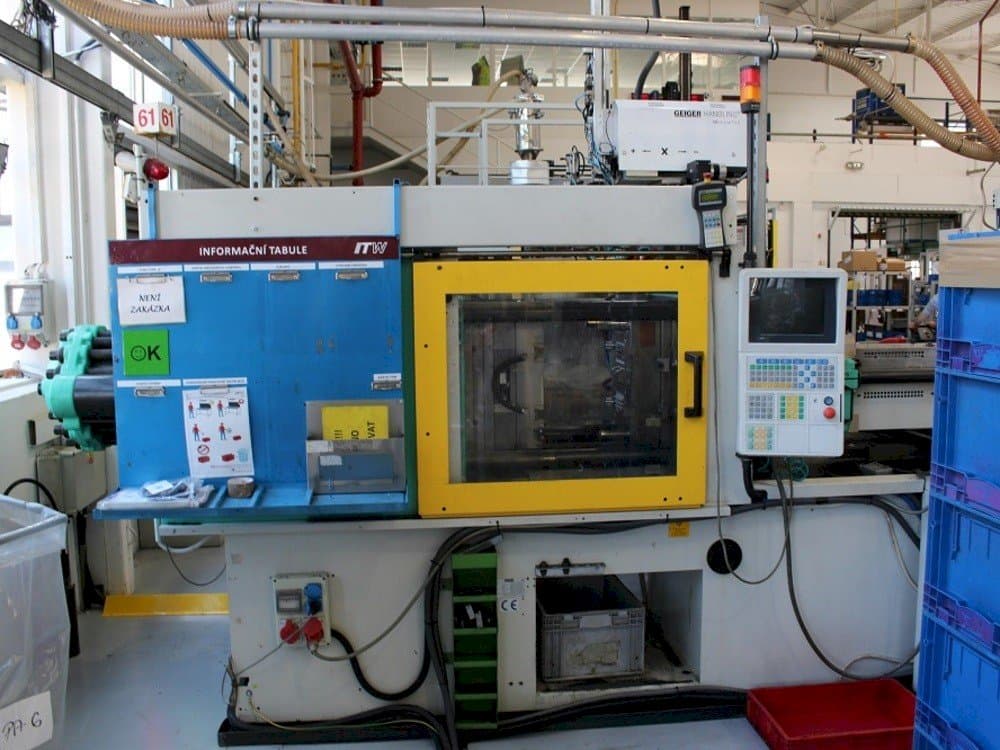 Prikaz  stroja Arburg 470 C 1500-800  sprijeda