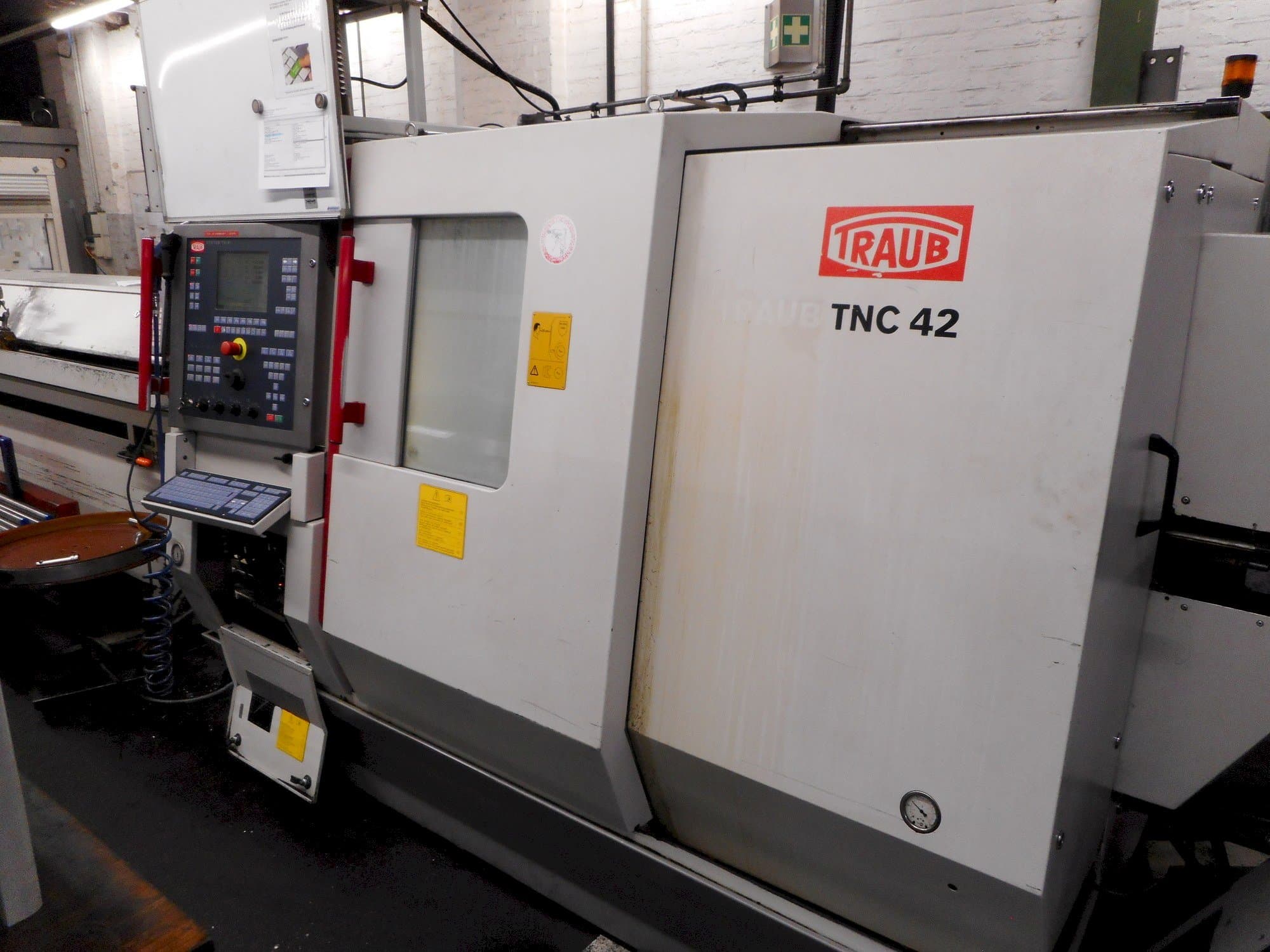 Prikaz  stroja TRAUB TNC42/65  sprijeda