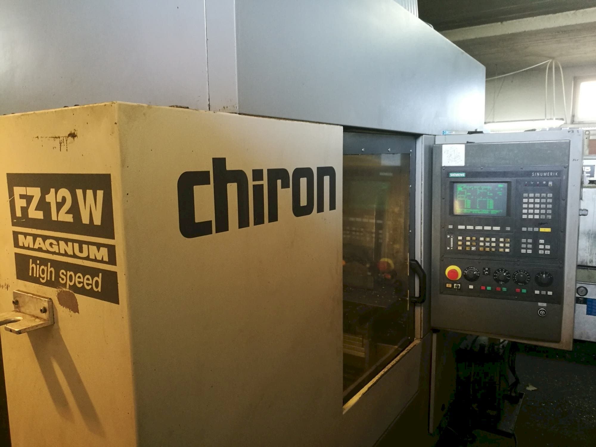 Prikaz  stroja CHIRON FZ 12 W Magnum  sprijeda