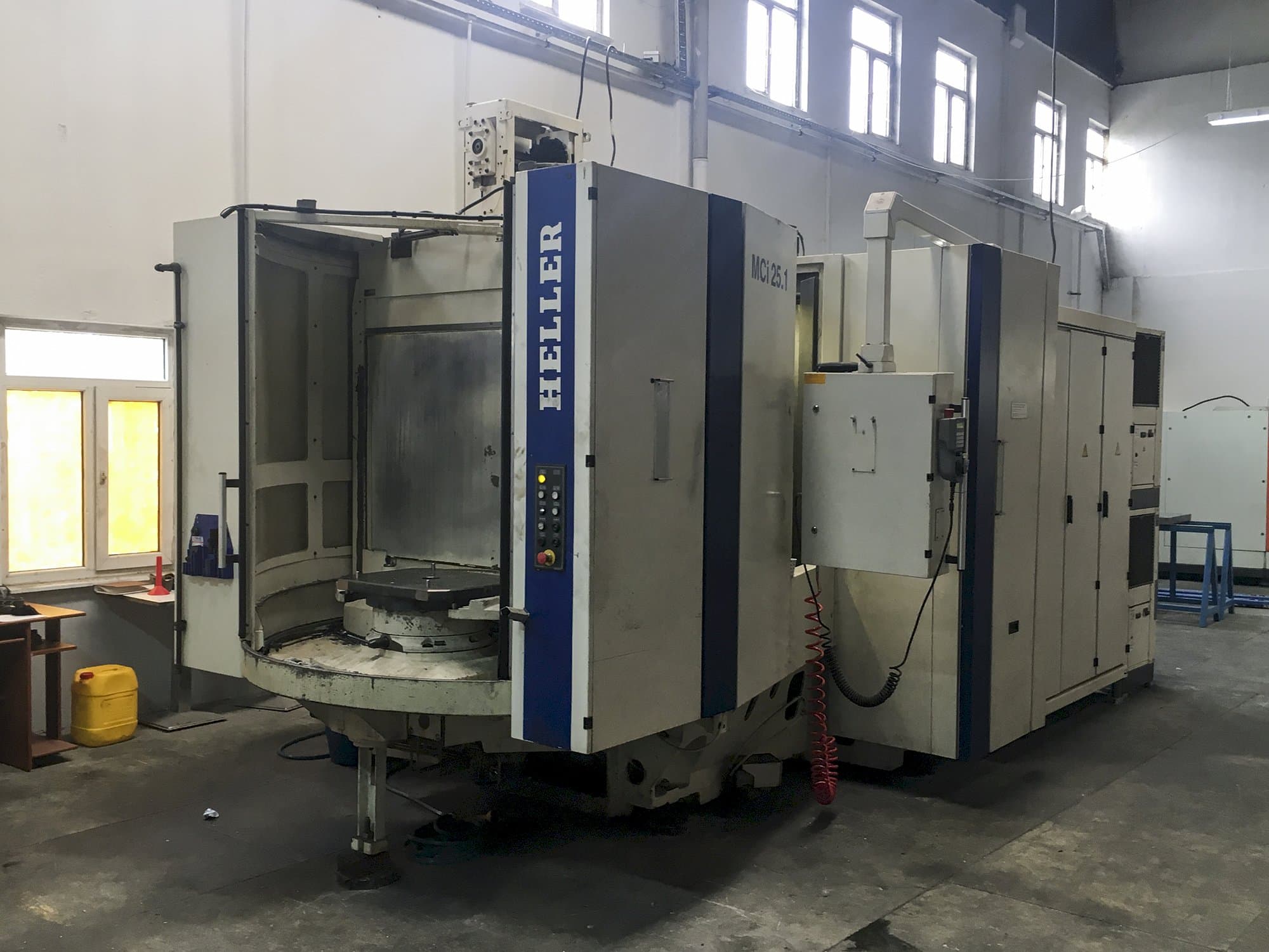 Prikaz stroja HELLER MCi 25 slijeva