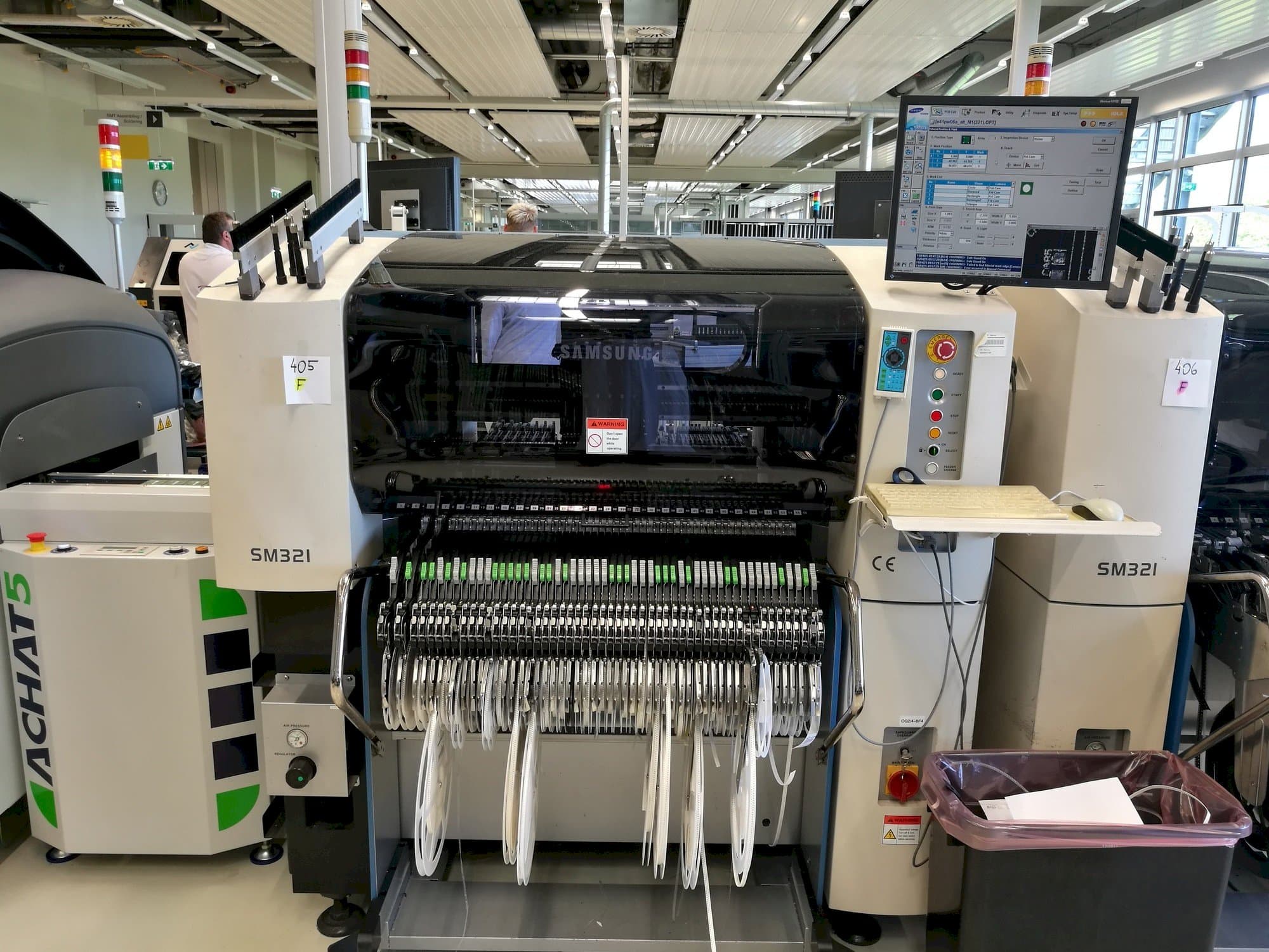 Prikaz  stroja Samsung SM 321  sprijeda