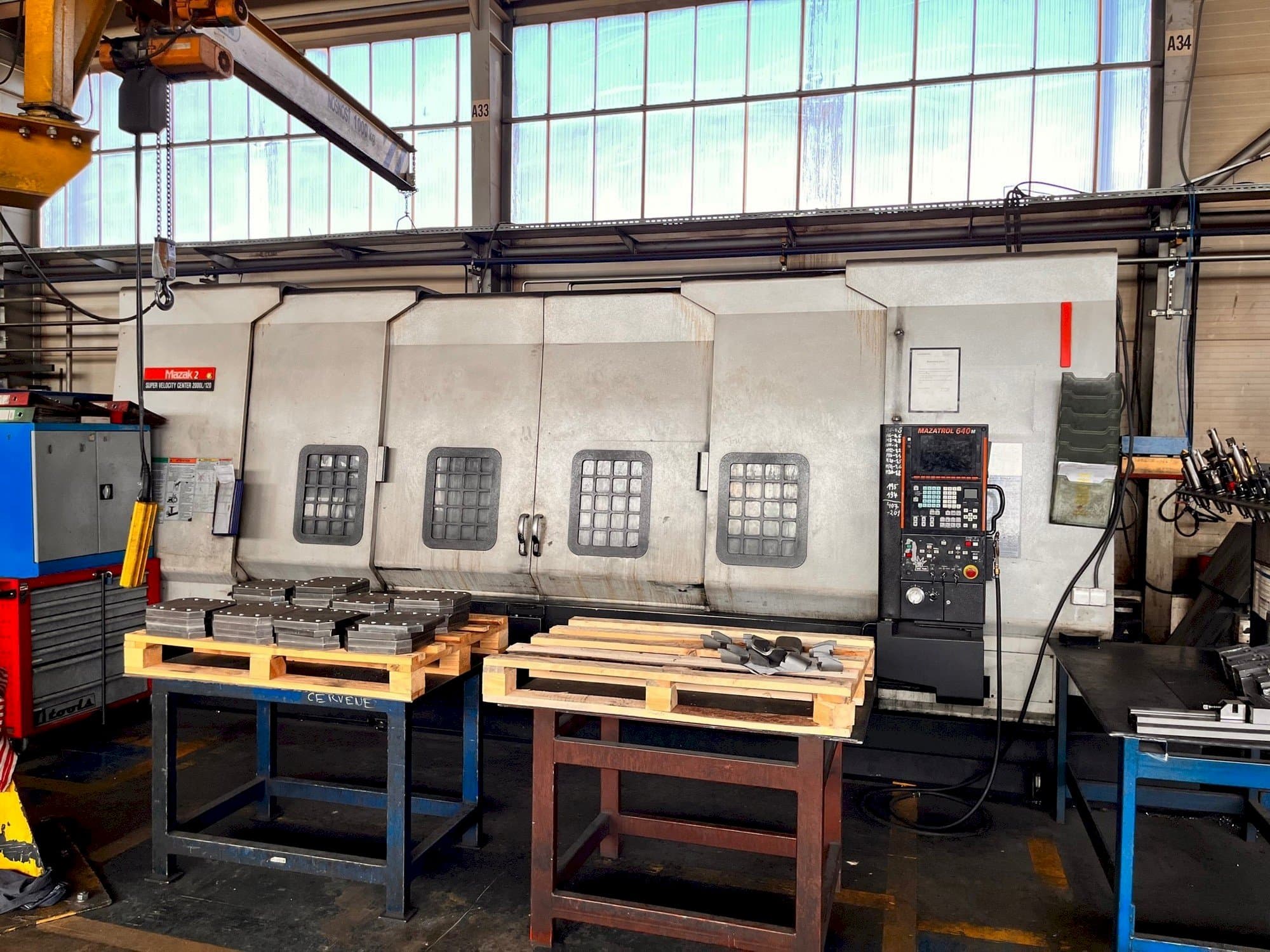 Prikaz  stroja Mazak SVC 2000L/120  sprijeda