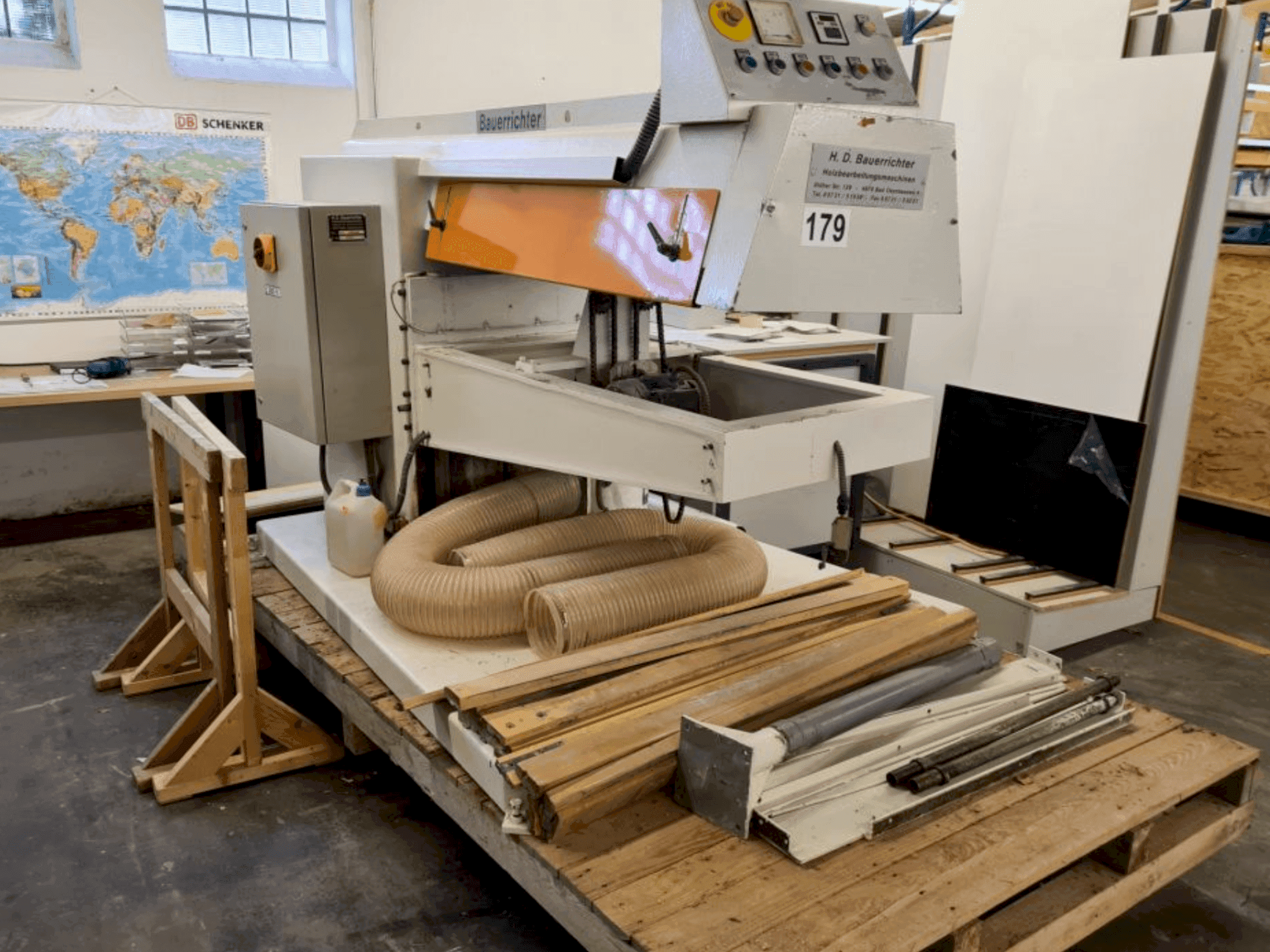 Prikaz  stroja BAUERRICHTER SL1 1350X3500  sprijeda