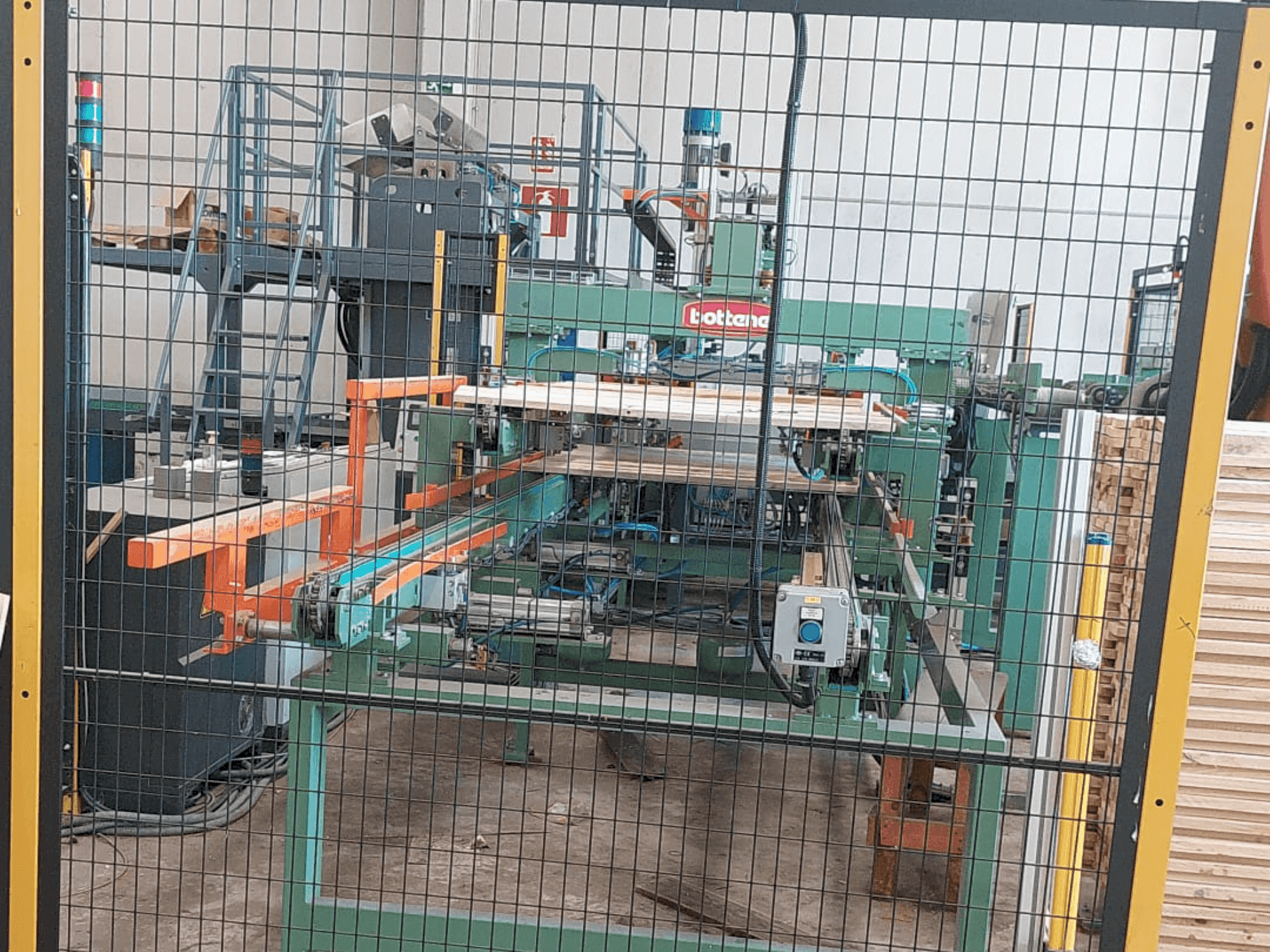 Prikaz  stroja MAQUINARIA LDM VPS 2103  sprijeda