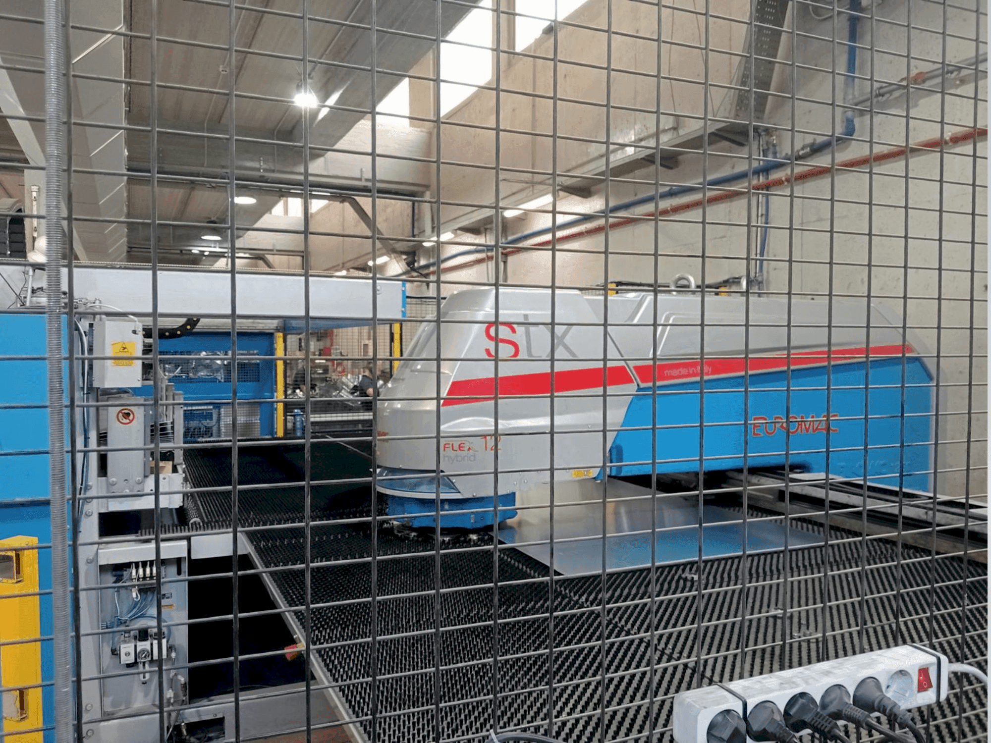 Prikaz  stroja Euromac 1250 STX Flex 12 Hybrid  sprijeda