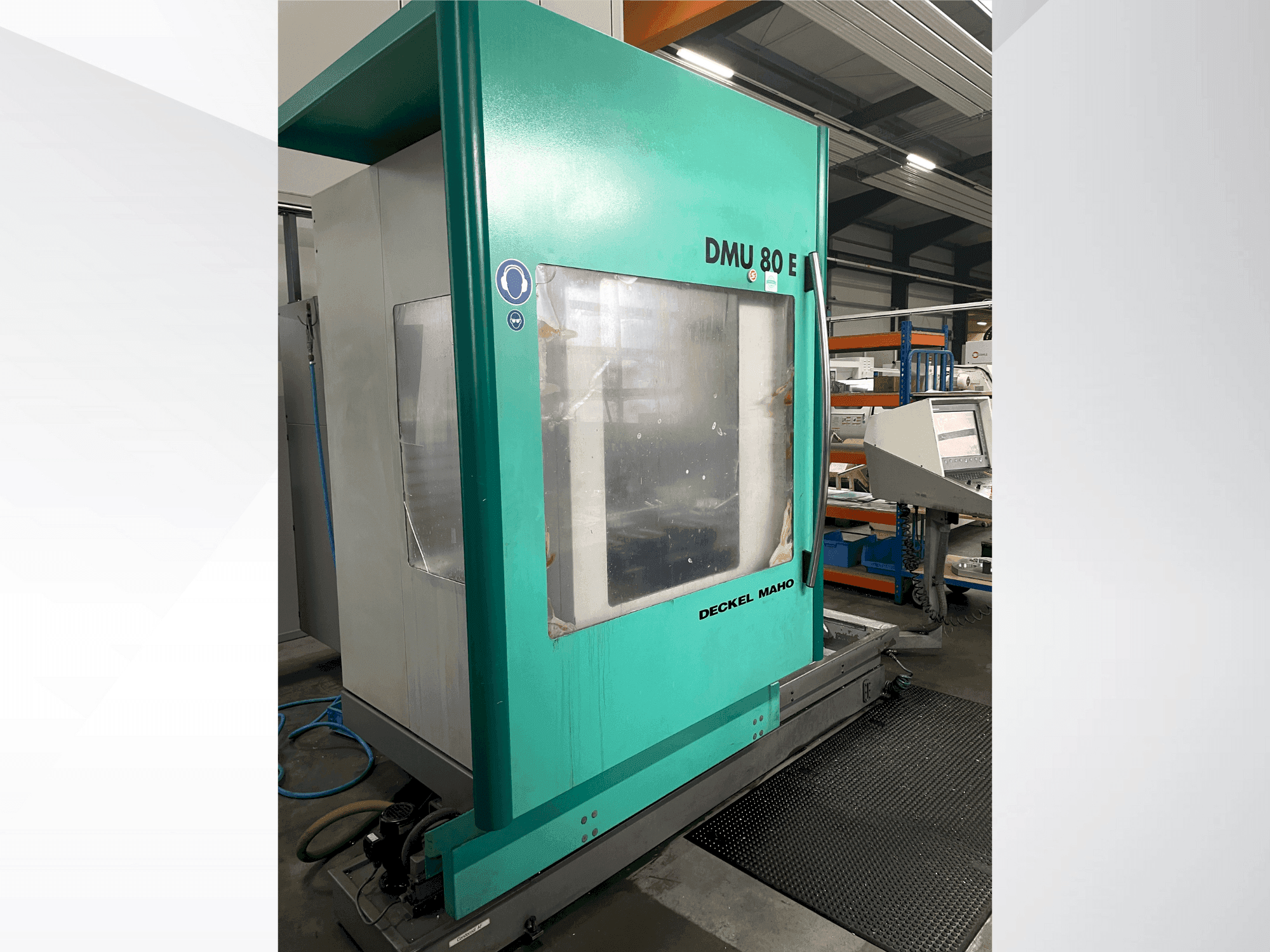 Prikaz  stroja DECKEL DMU 80 E  sprijeda