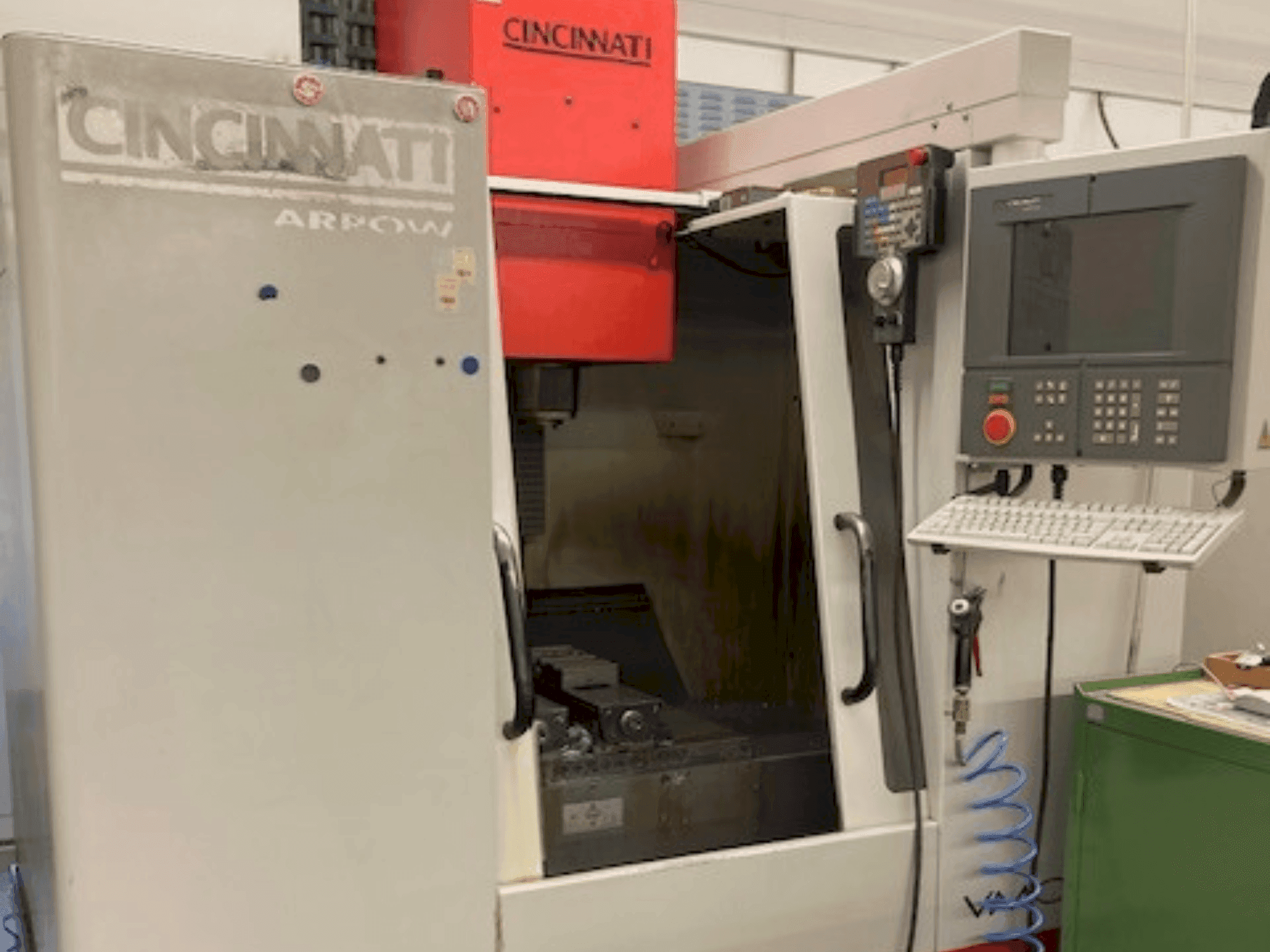 Prikaz  stroja Cincinnati Arrow 500  sprijeda