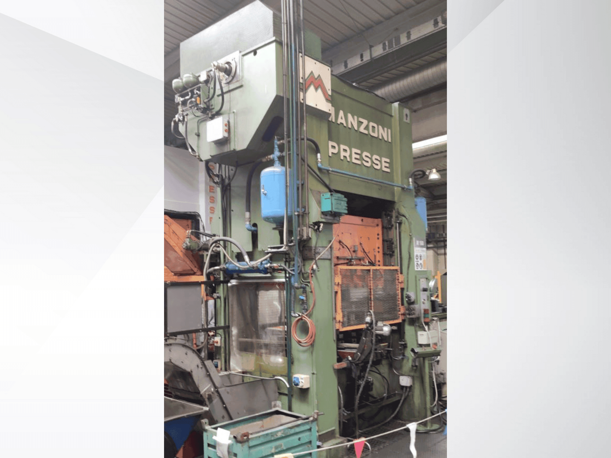 Prikaz  stroja RAVNE PRESSES Manzoni 160  sprijeda