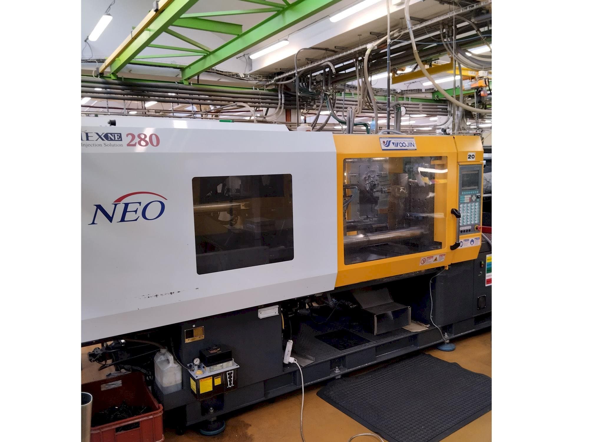 Prikaz  stroja Selex NE 280  sprijeda