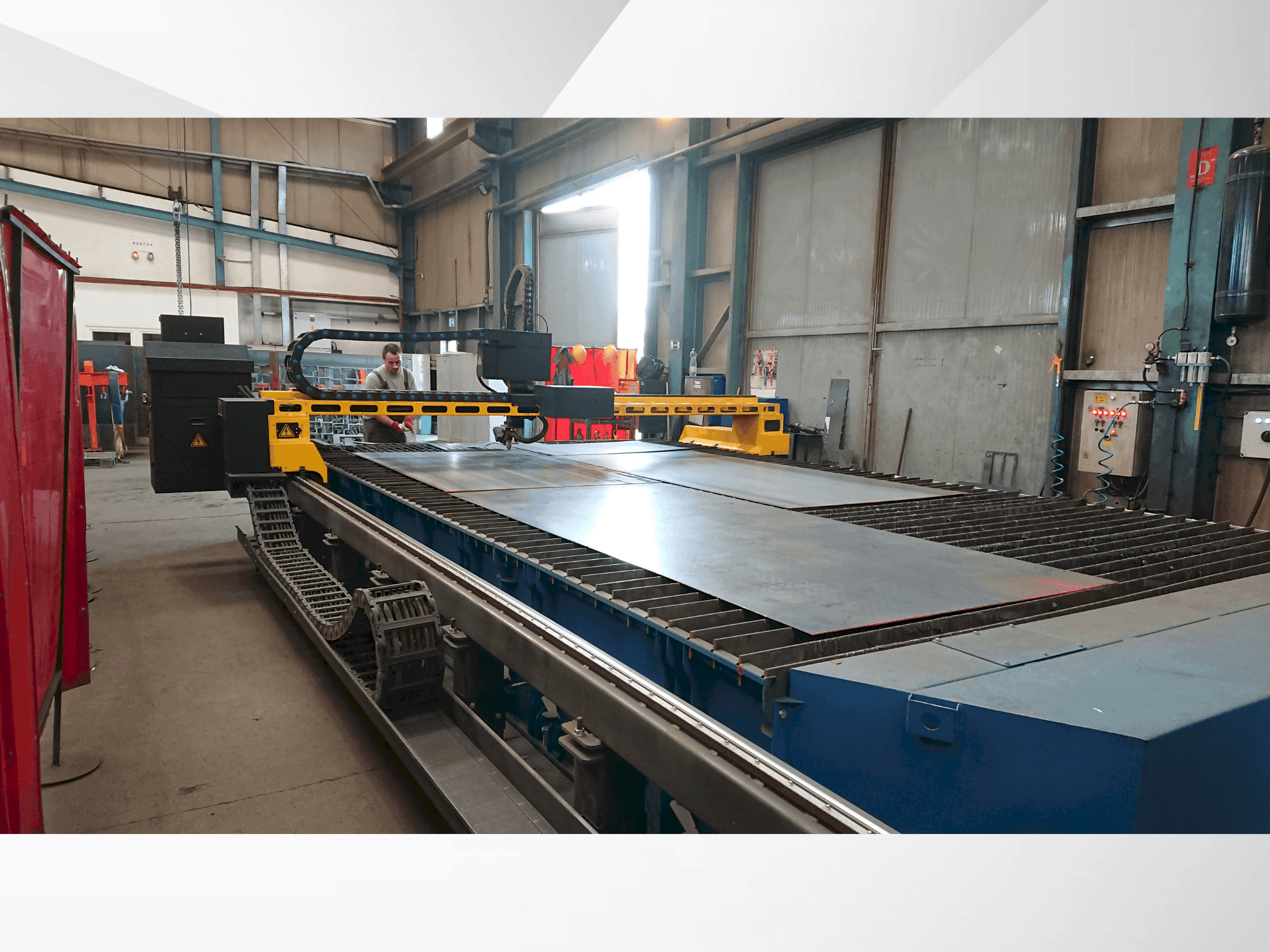 Prikaz  stroja AJAN PP 260 A-5T  sprijeda