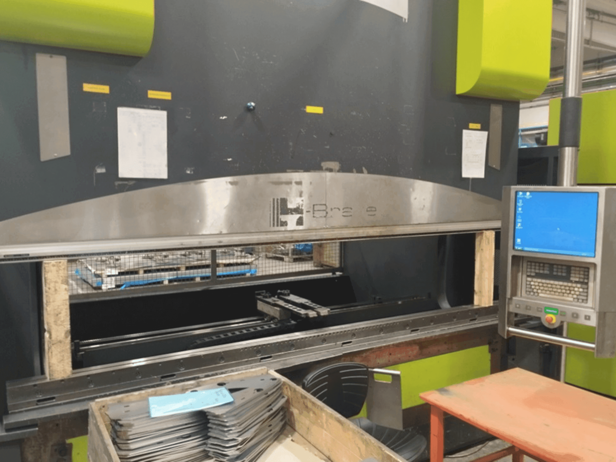 Prikaz  stroja Safan SAFAN H-BRAKE 240-3100  sprijeda