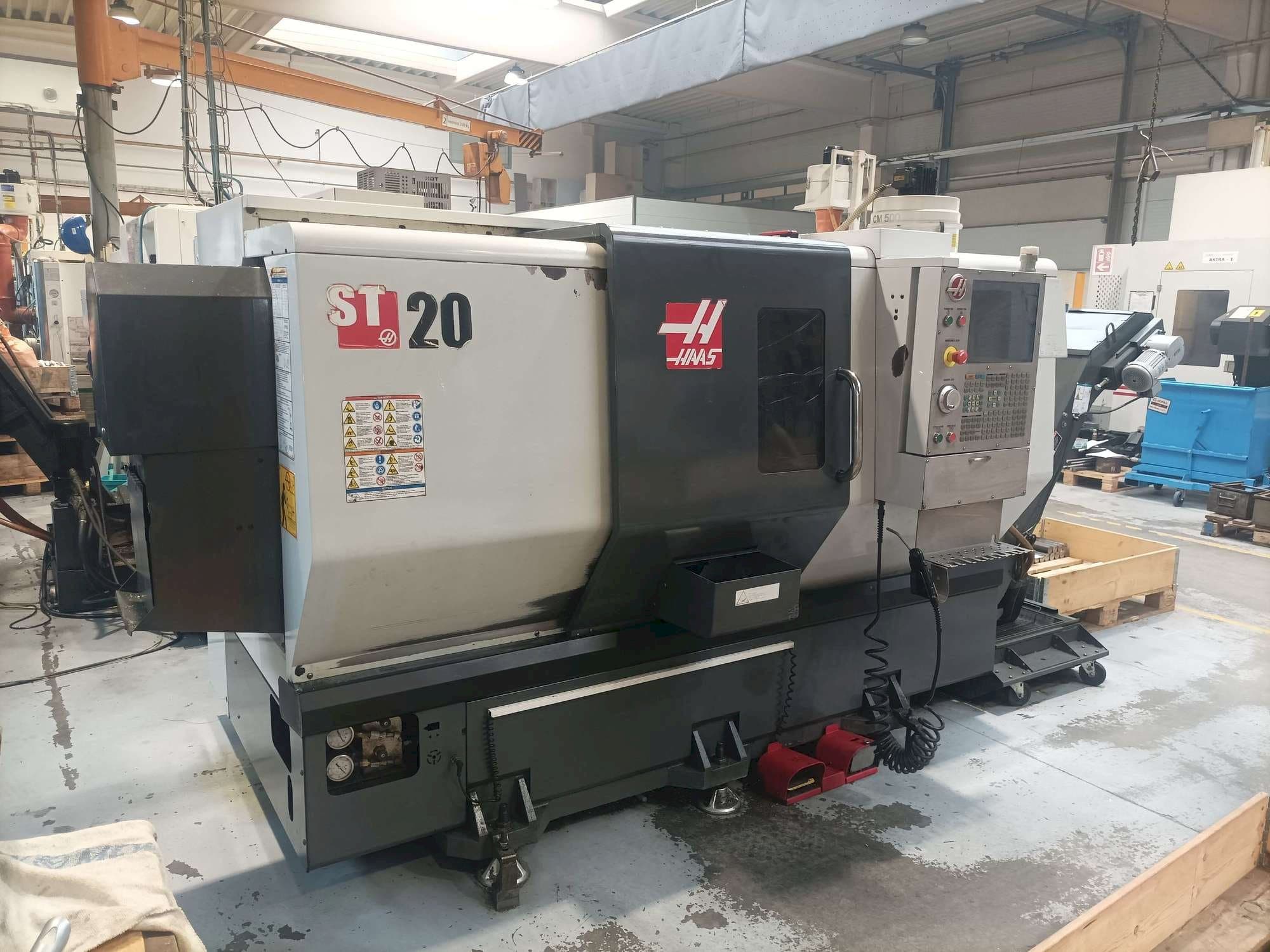 Prikaz  stroja HAAS ST-20SSY  sprijeda