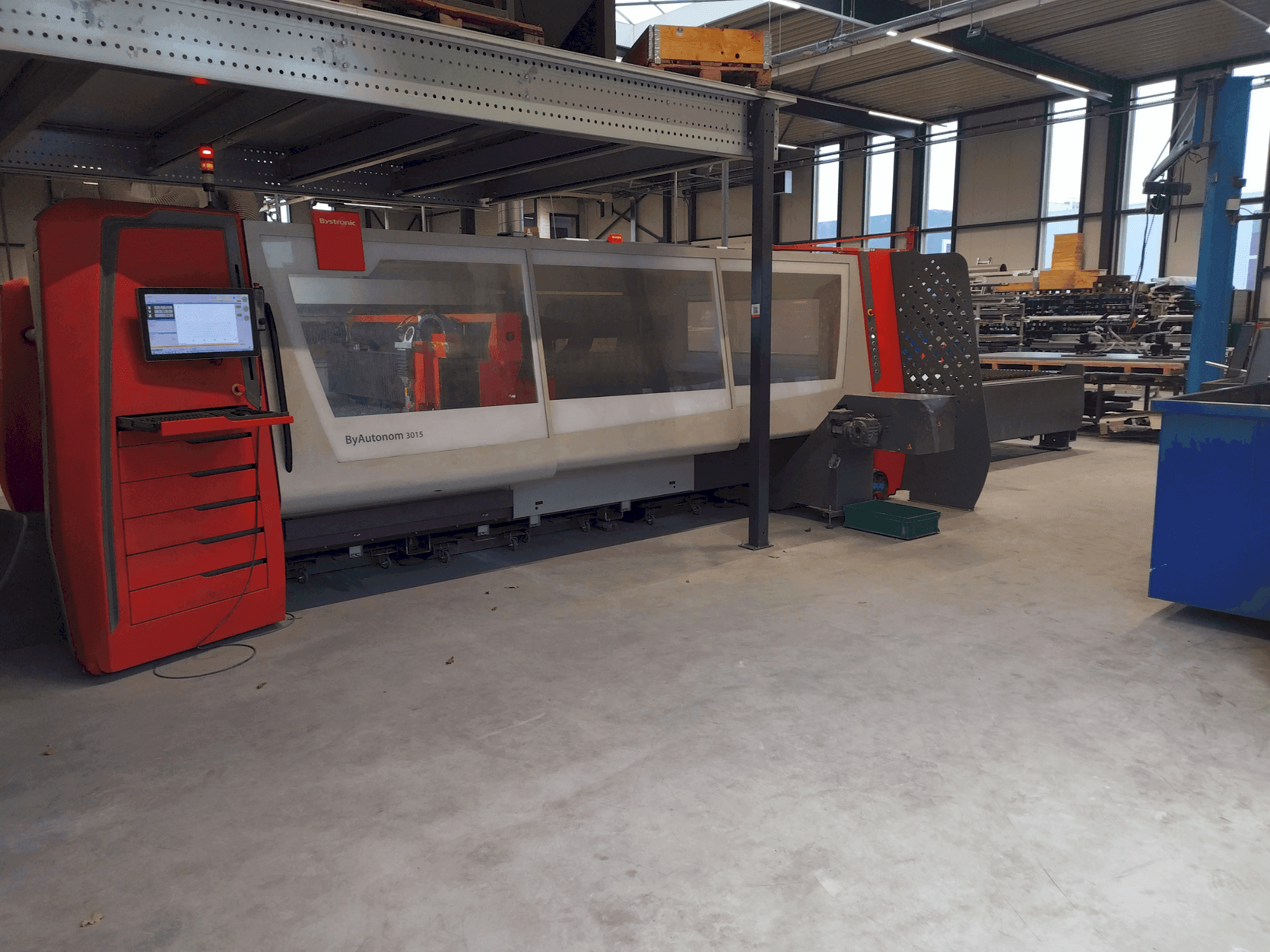 Prikaz  stroja Bystronic ByAutonom 3015  sprijeda