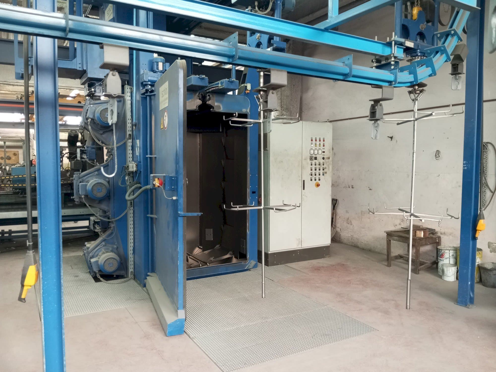 Prikaz  stroja WHEELABRATOR SCHLICK HB 12/20  sprijeda