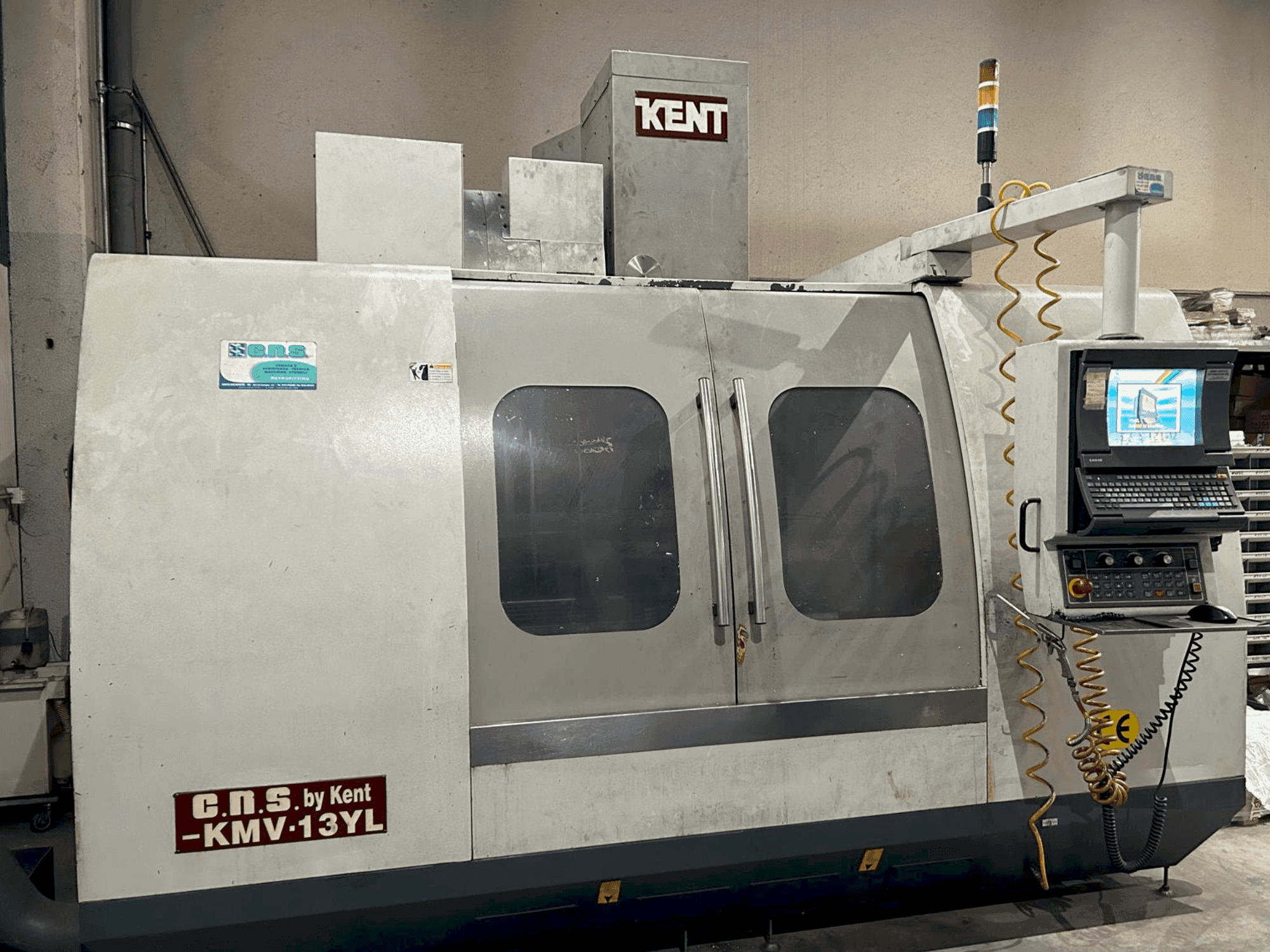 Prikaz  stroja Kent KMV 13 YL  sprijeda