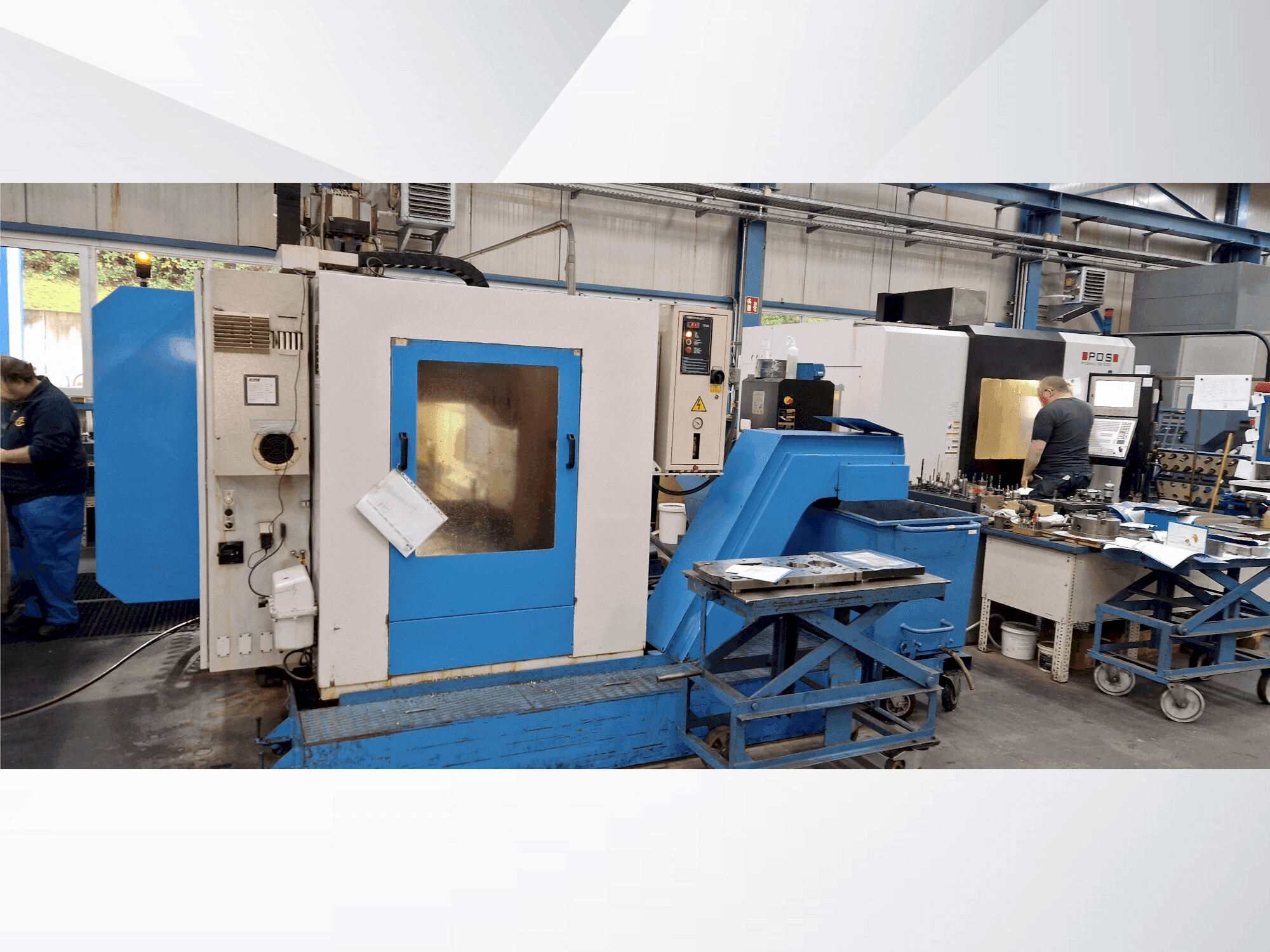 Prikaz  stroja KONDIA HM-2010  sprijeda