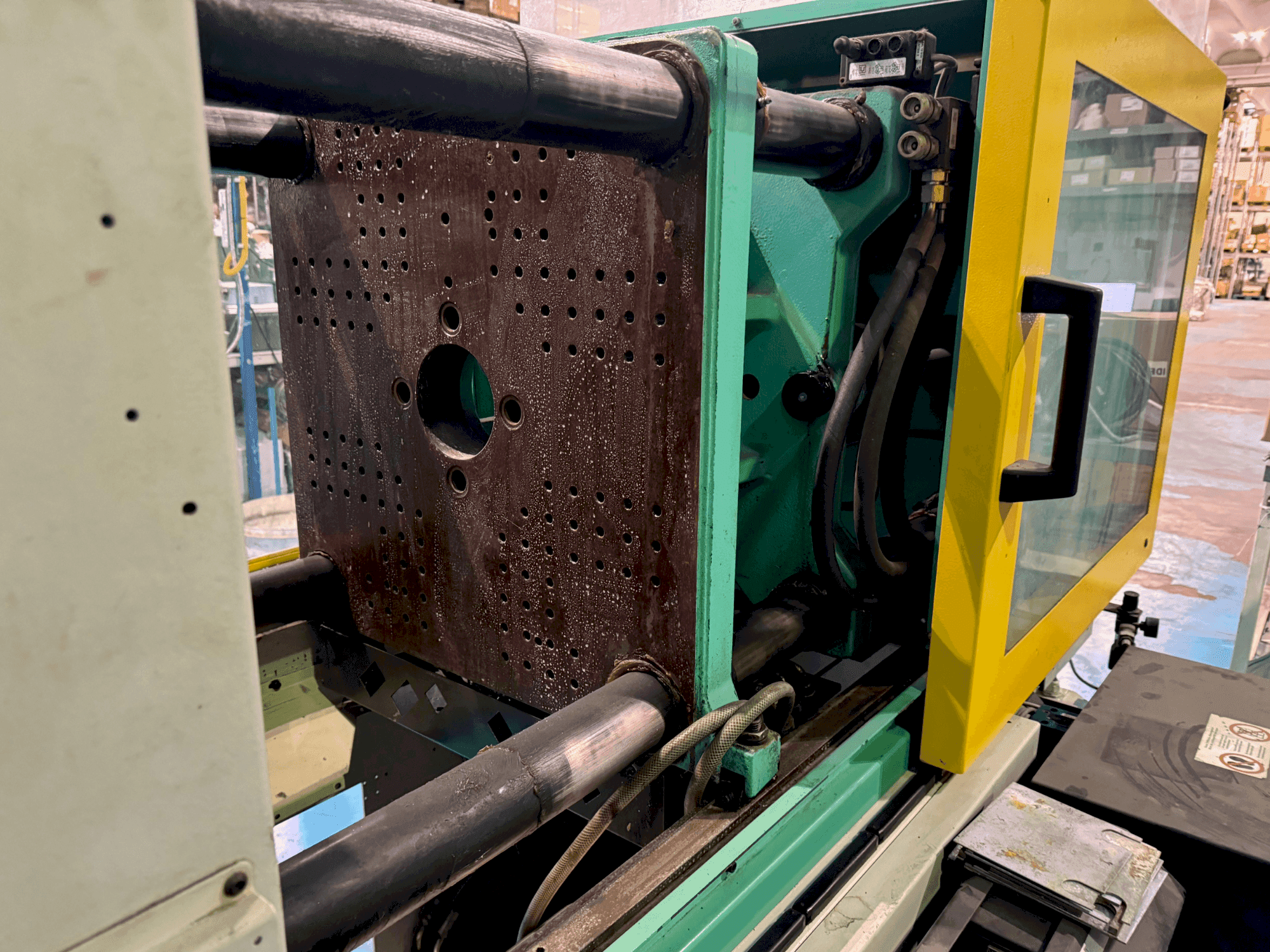 Prikaz  stroja Arburg ALLROUNDER CENTEX 470 C 1500-800  sprijeda