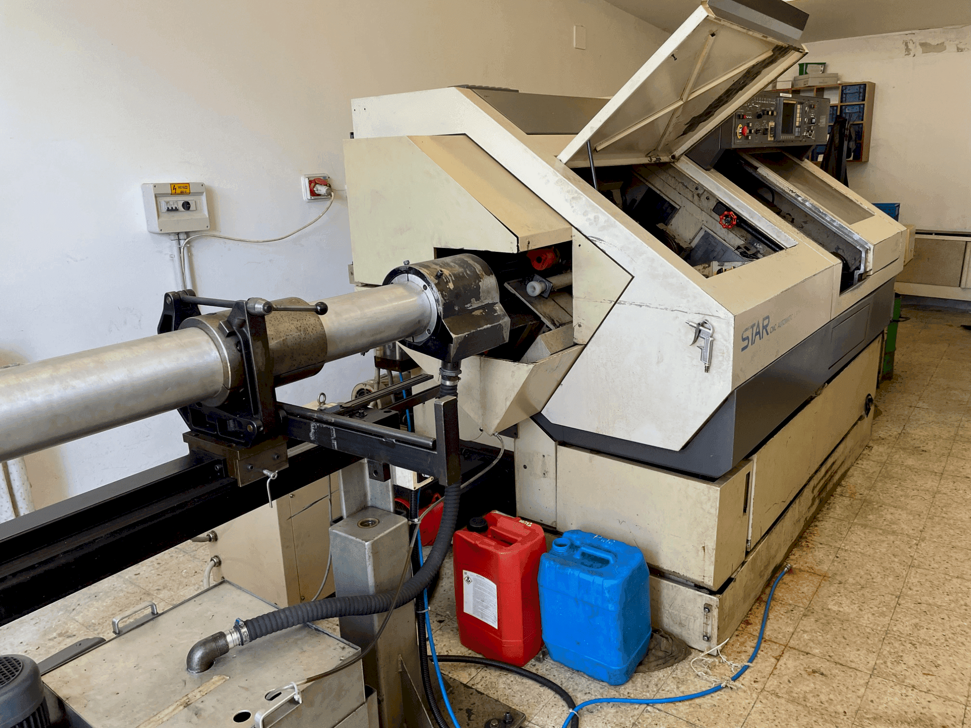 Prikaz  stroja Star KNC 25 7  sprijeda