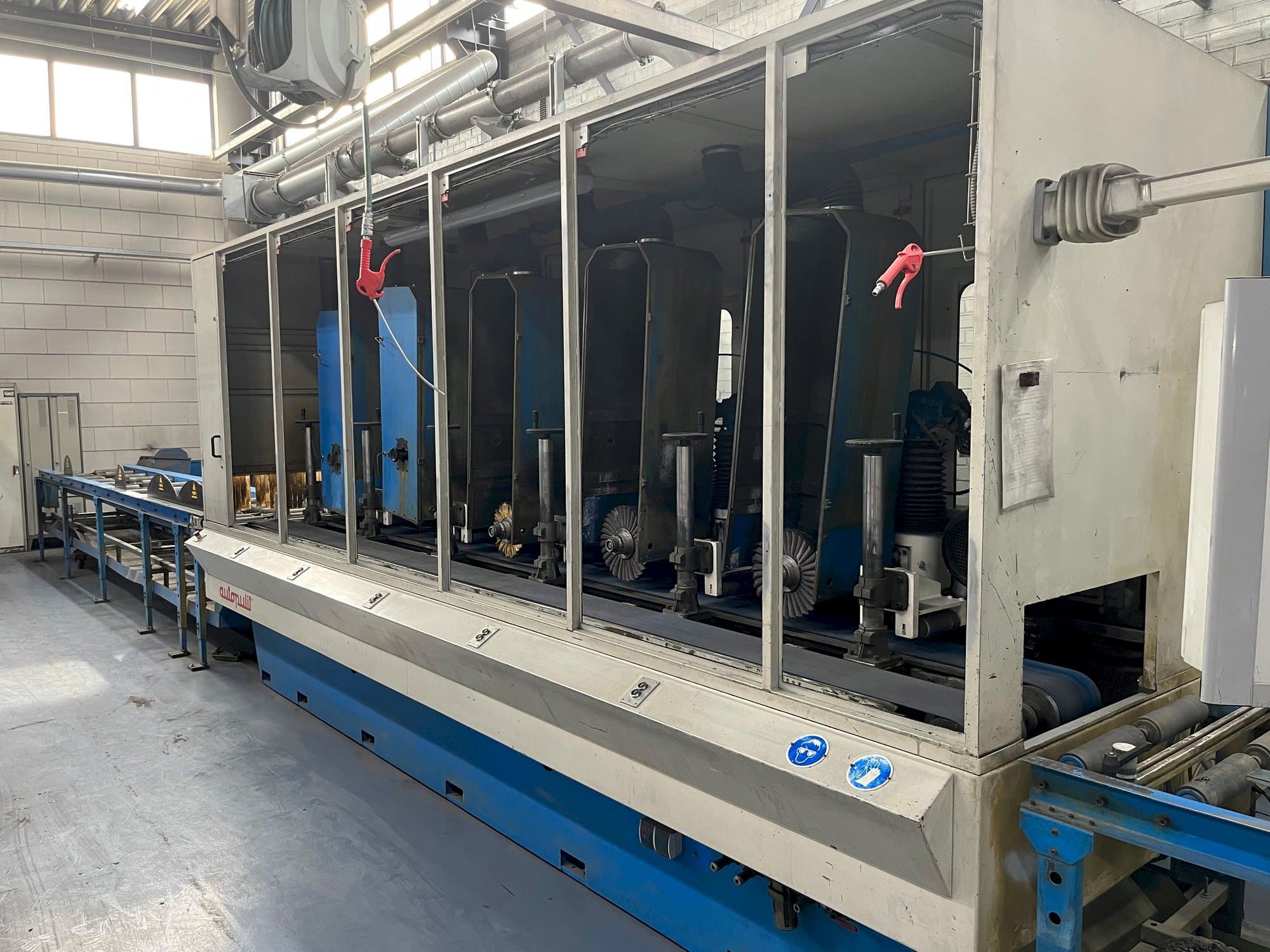 Prikaz  stroja Autopulit E4R-200/5UP  sprijeda