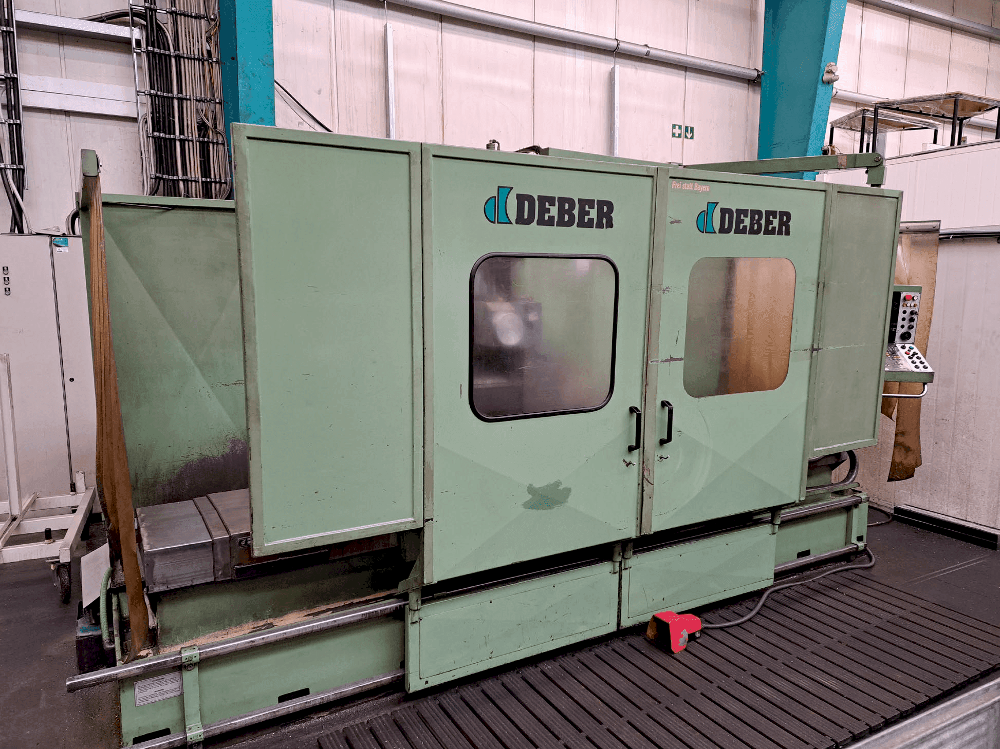 Prikaz  stroja DEBER Dinamyc 2  sprijeda