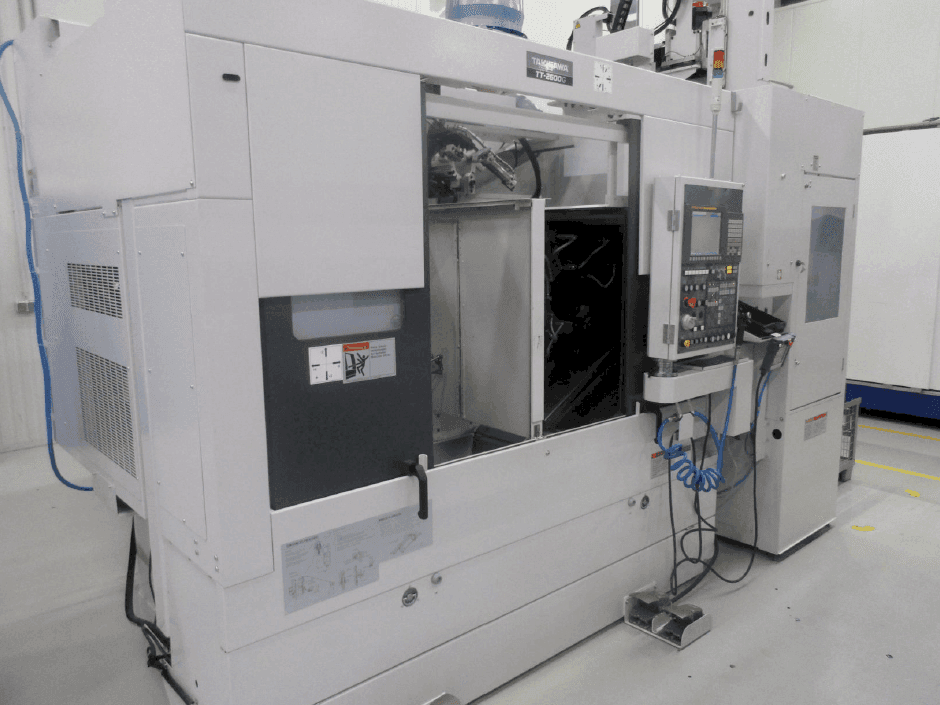 Prikaz  stroja Takisawa TT-2600G  sprijeda