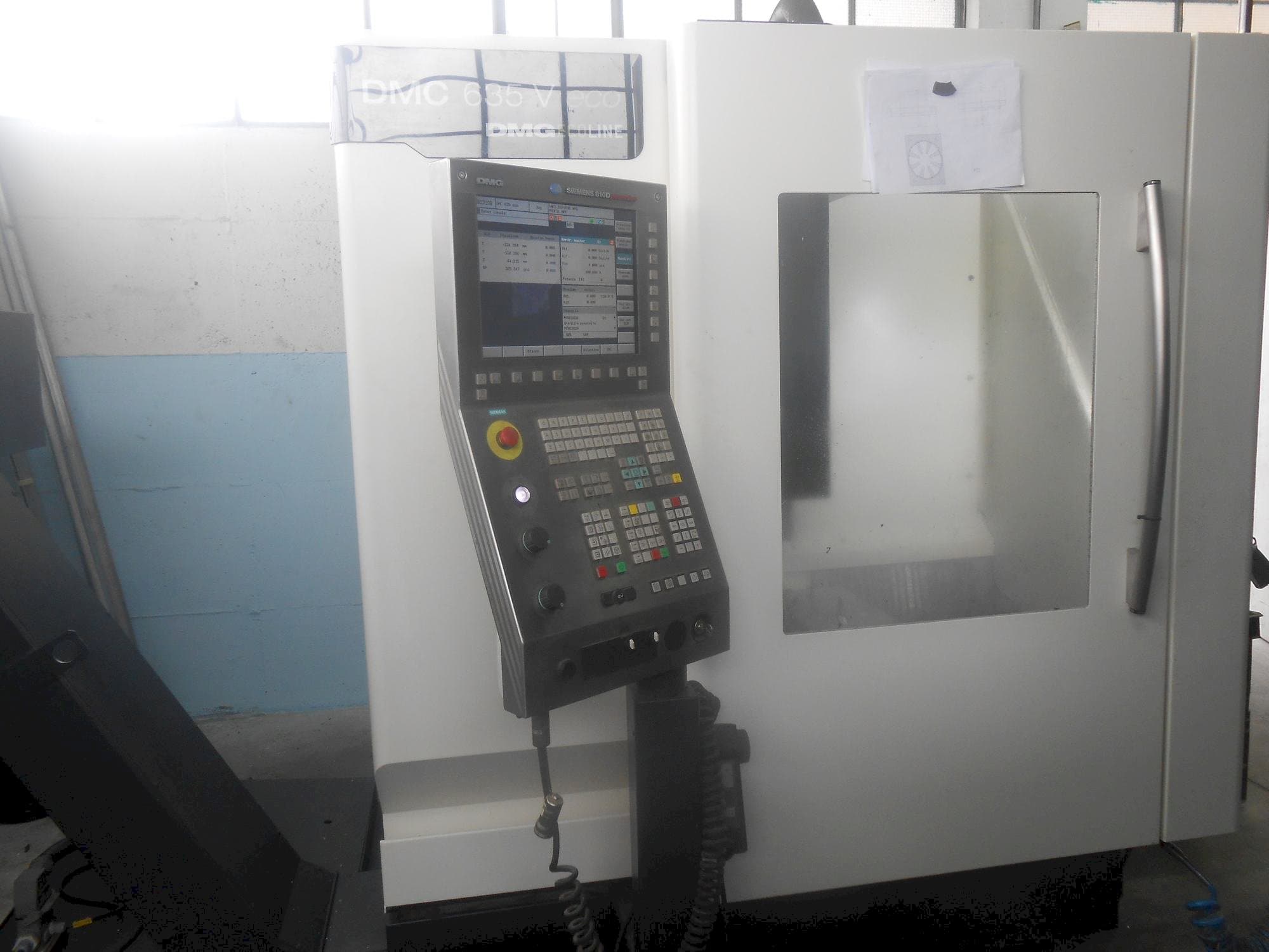 Prikaz  stroja DECKEL MAHO DMC 635V  sprijeda