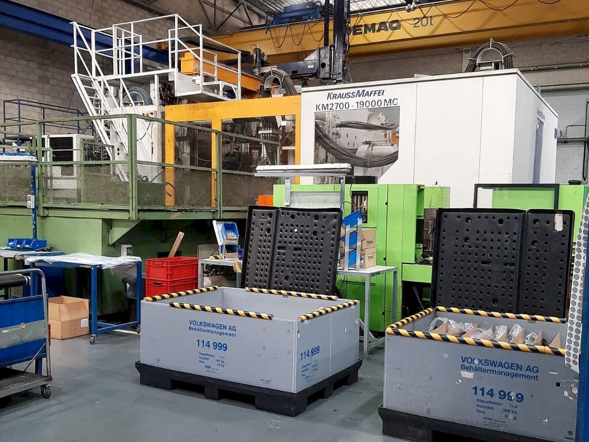 Prikaz  stroja Krauss Maffei 2700/19000 MC  sprijeda