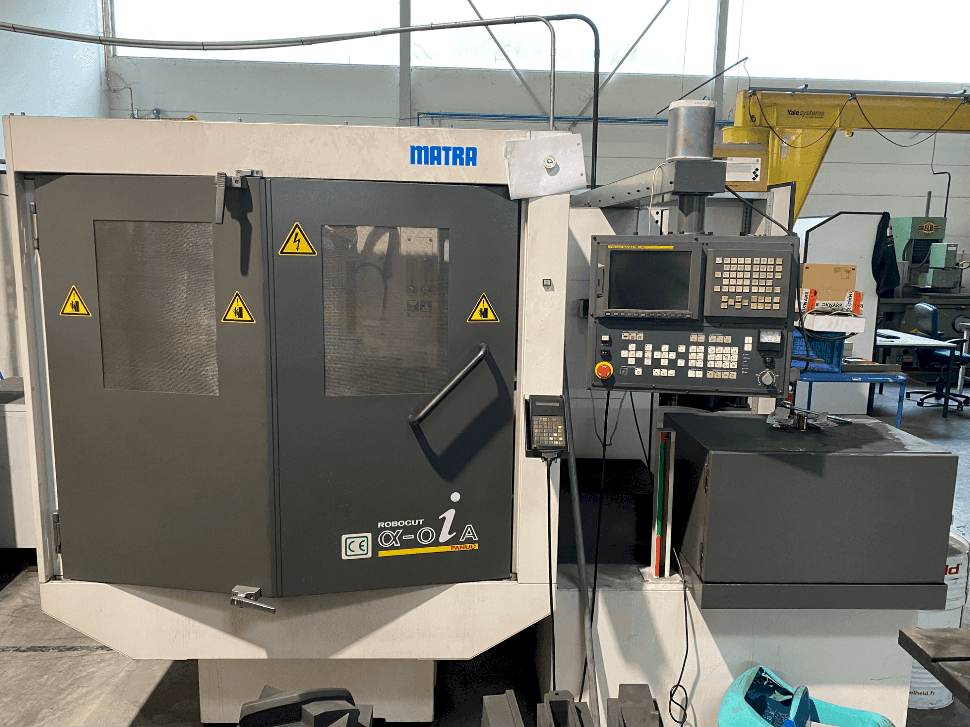 Prikaz  stroja FANUC ROBOCUT α-0iA  sprijeda