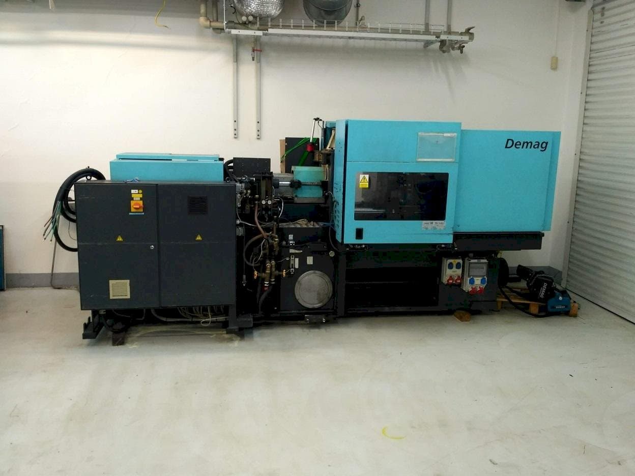 Prikaz  stroja DEMAG Ergotech Concept 800/420-310  sprijeda