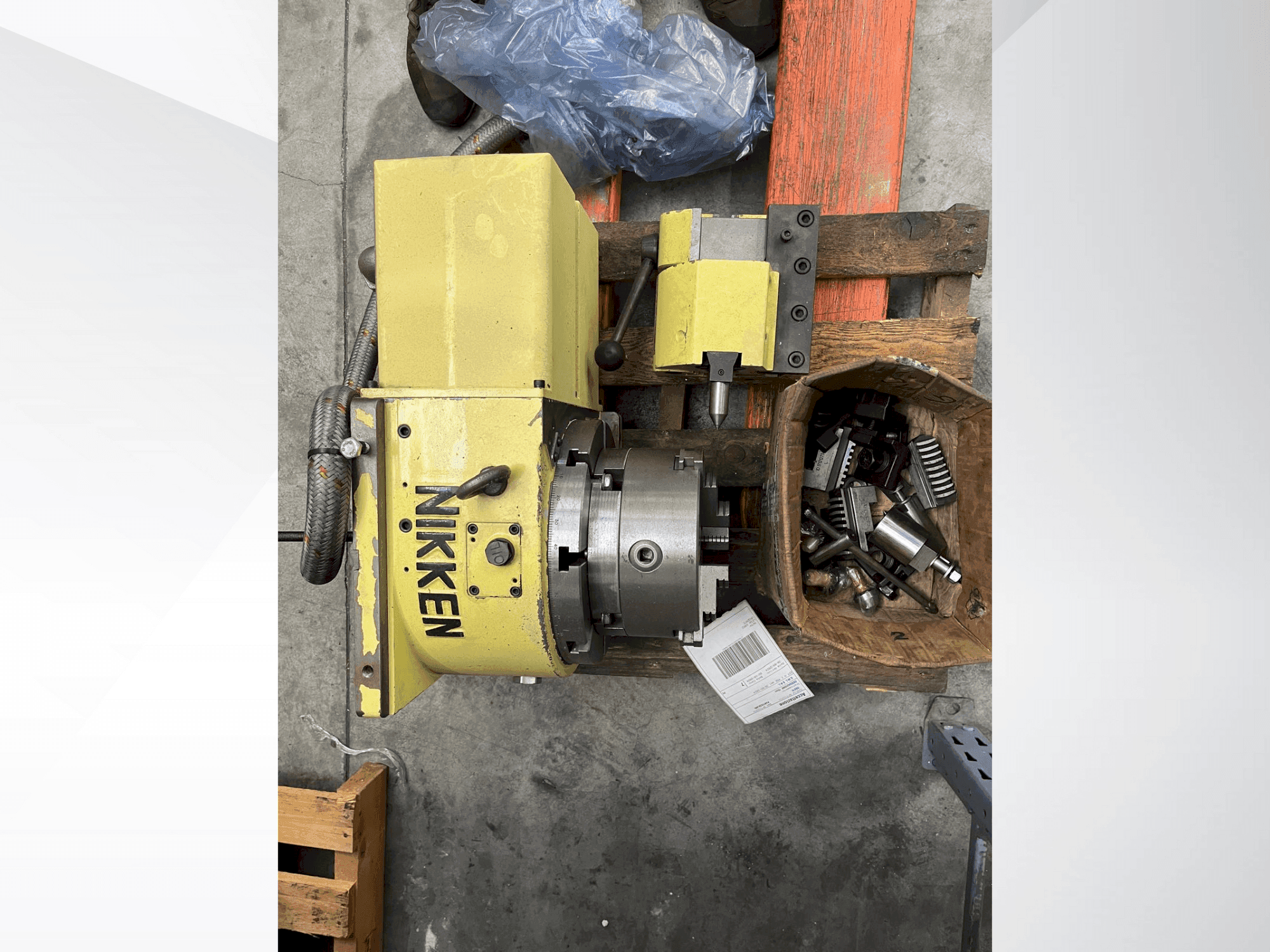 Prikaz  stroja NIKKEN CNC 260  sprijeda