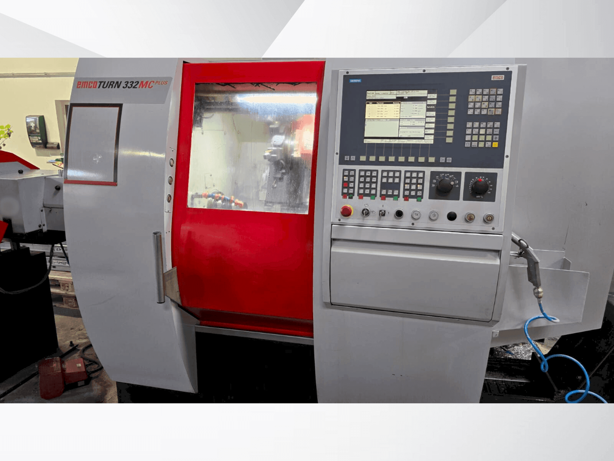 Prikaz  stroja EMCO TURN 332 MC  sprijeda
