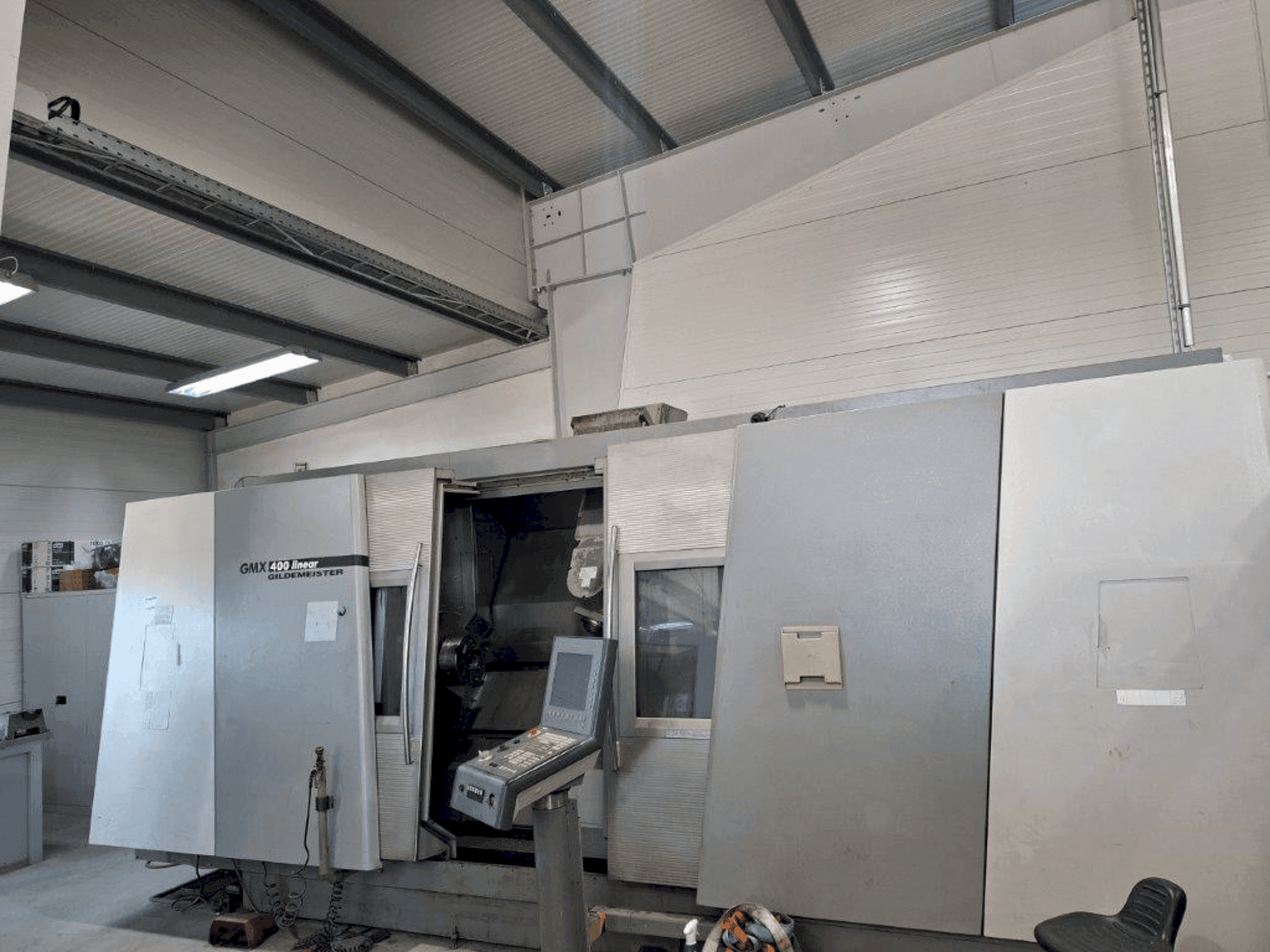 Prikaz  stroja DMG Gildemeister GMX 400 linear  sprijeda