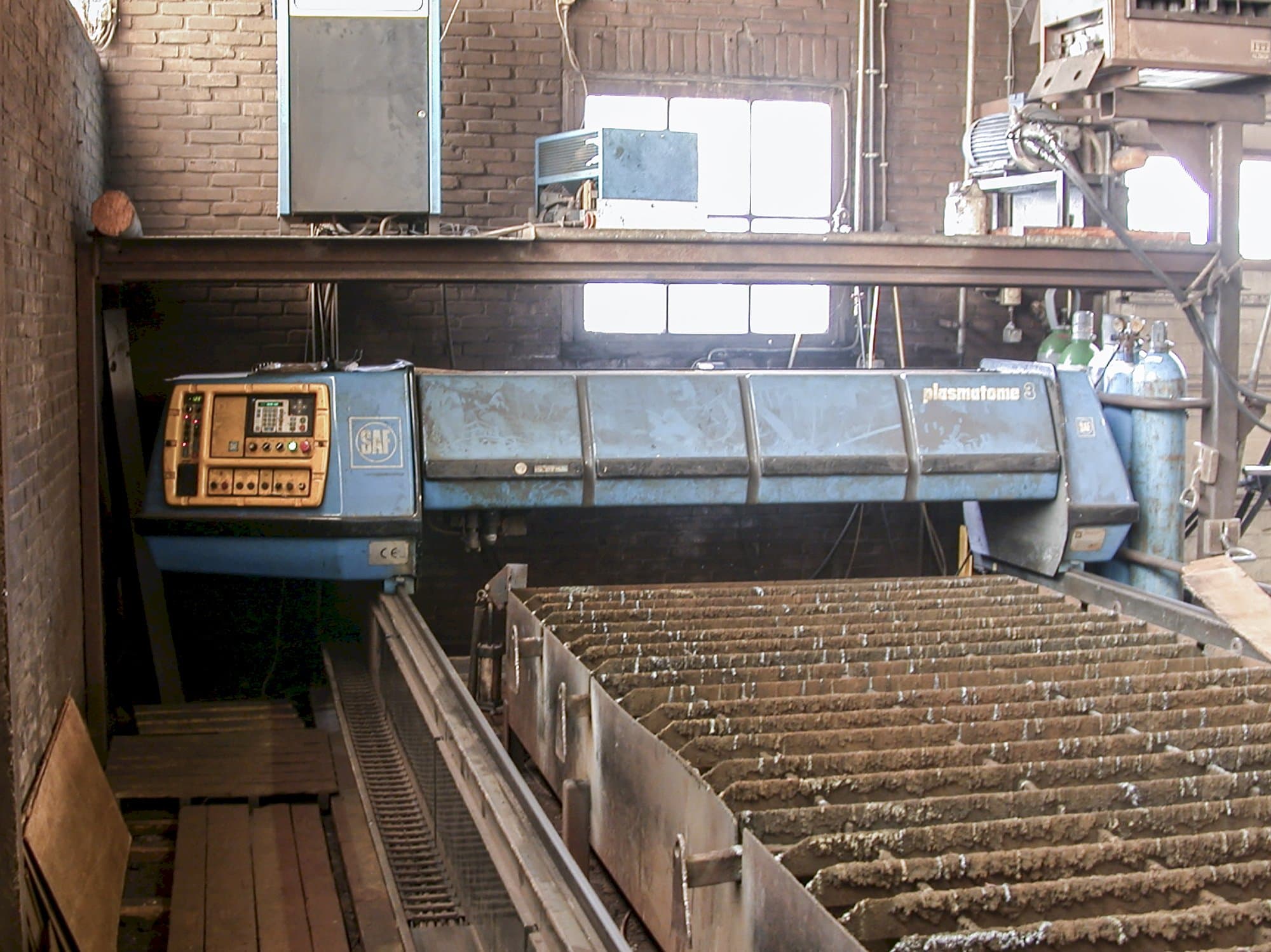 Prikaz  stroja SAF PLASMATOME 3 sprijeda