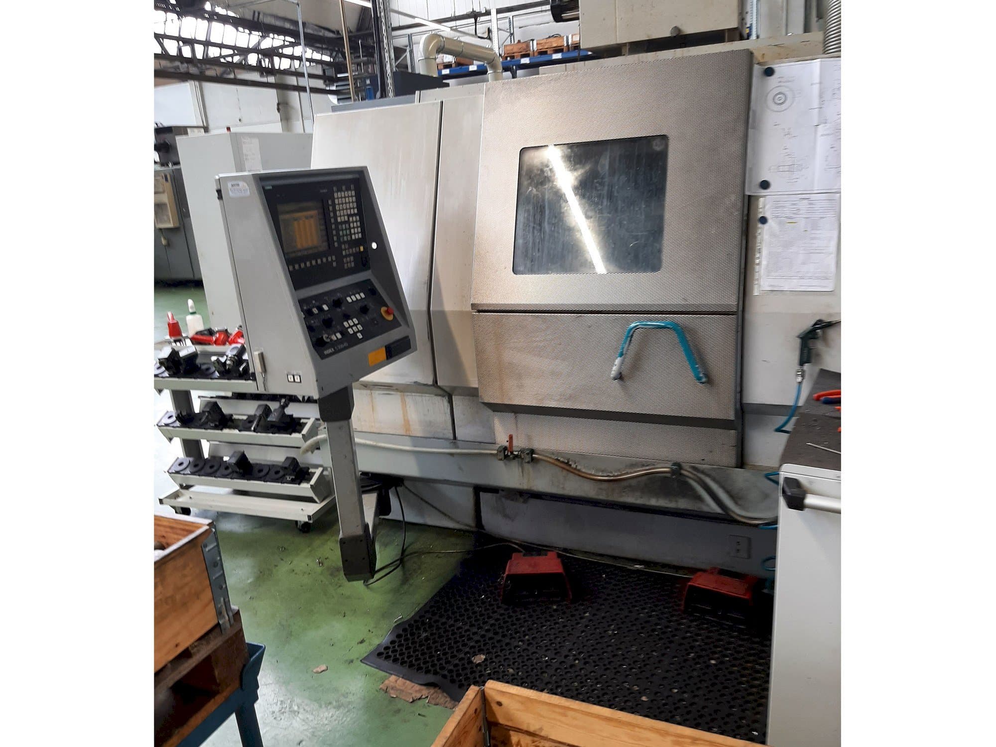 Prikaz  stroja Index G200  sprijeda